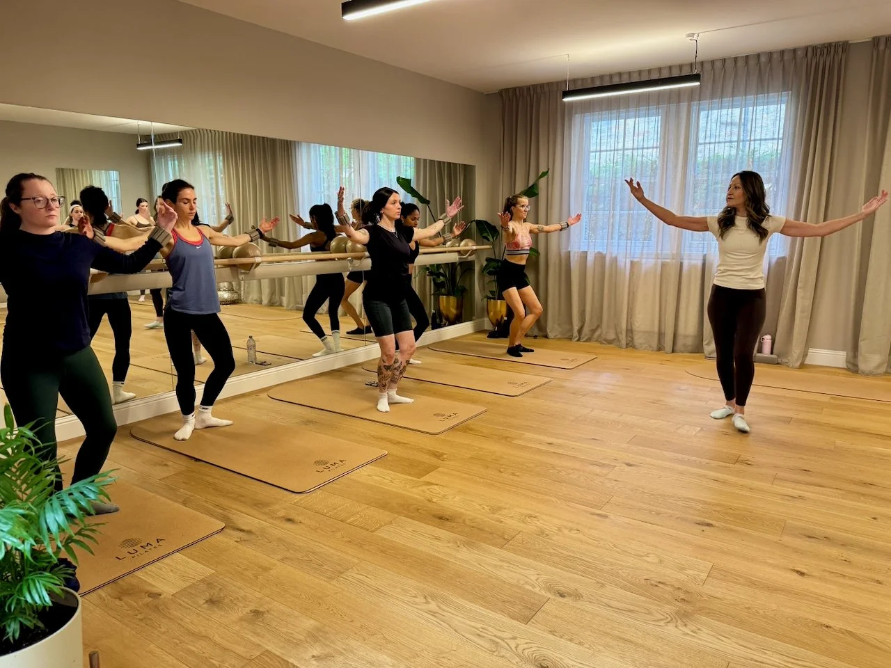 Serena Crolla teaching a Barre class at Luma Pilates, Edinburgh