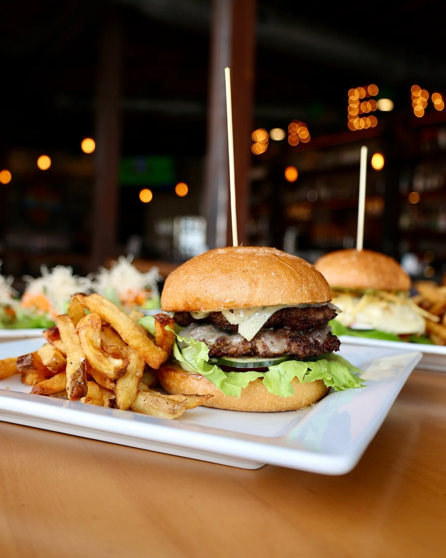 🍔Burgers are better at Balter. End of story. 

Burgers are one of our many talents. Choices are as follows:
-Balter Burger
-Tillamook Burger
-Brewhouse Burger
-Bison Burger
-Quinoa Veggie Burger

🍺It tastes even better when paired with a pint! Join