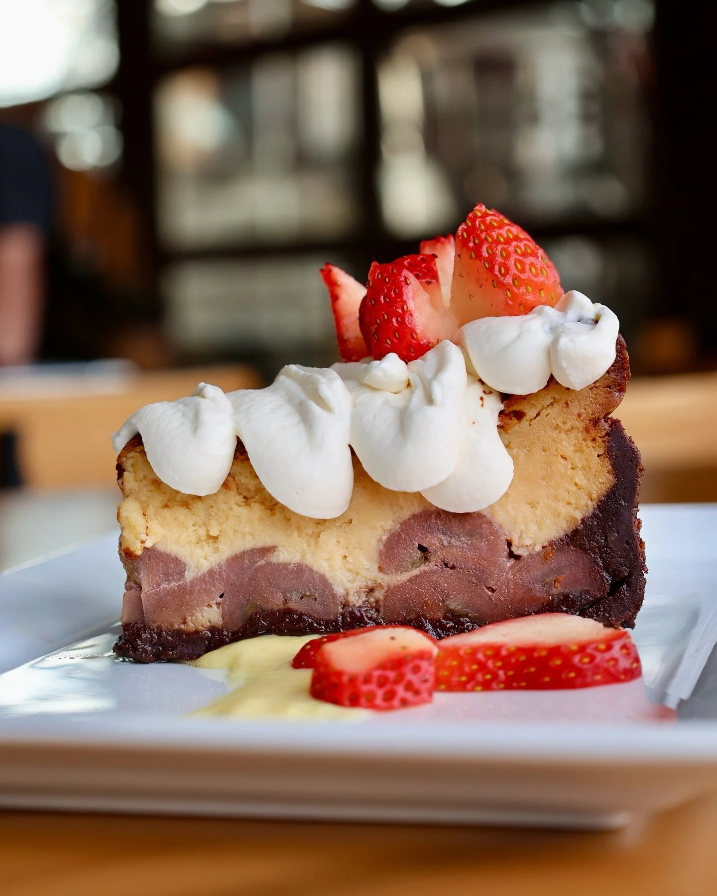 Your sign to save room for dessert.🍰

Featuring the one and only Banana Cheesecake topped with walnuts, house-made chocolate sauce, whipped cream, fresh strawberries. Decadent, delicious, and made to pair perfectly with a post-dinner pint.

You didn