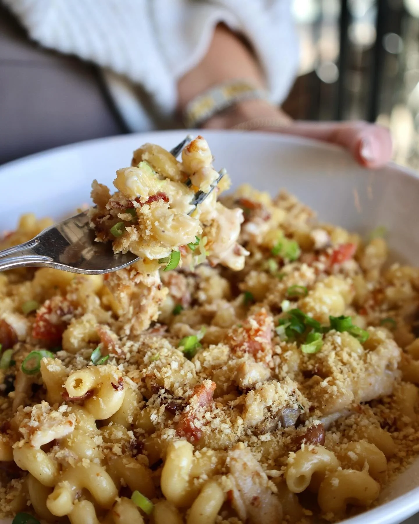 🍺Doesn&rsquo;t have to be fancy to be great. 

Our Chicken Bacon Mac &amp; Cheese is one of our fan favorites. Anyone can be fancy, but nailing the simple stuff is what really counts.

Out for Big Ears this weekend? Stop by, give it a try, and grab 