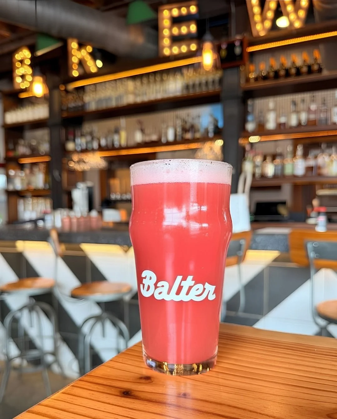 Ladies: don&rsquo;t like beer? &hellip;but if it&rsquo;s pink, does that change your mind? 👀🍓

Raspberry Good Neighbor
fruited k&ouml;lsch &bull; 5.1% ABV

Light, tart, a little fruity, and way more refreshing than your typical beer. This might be 