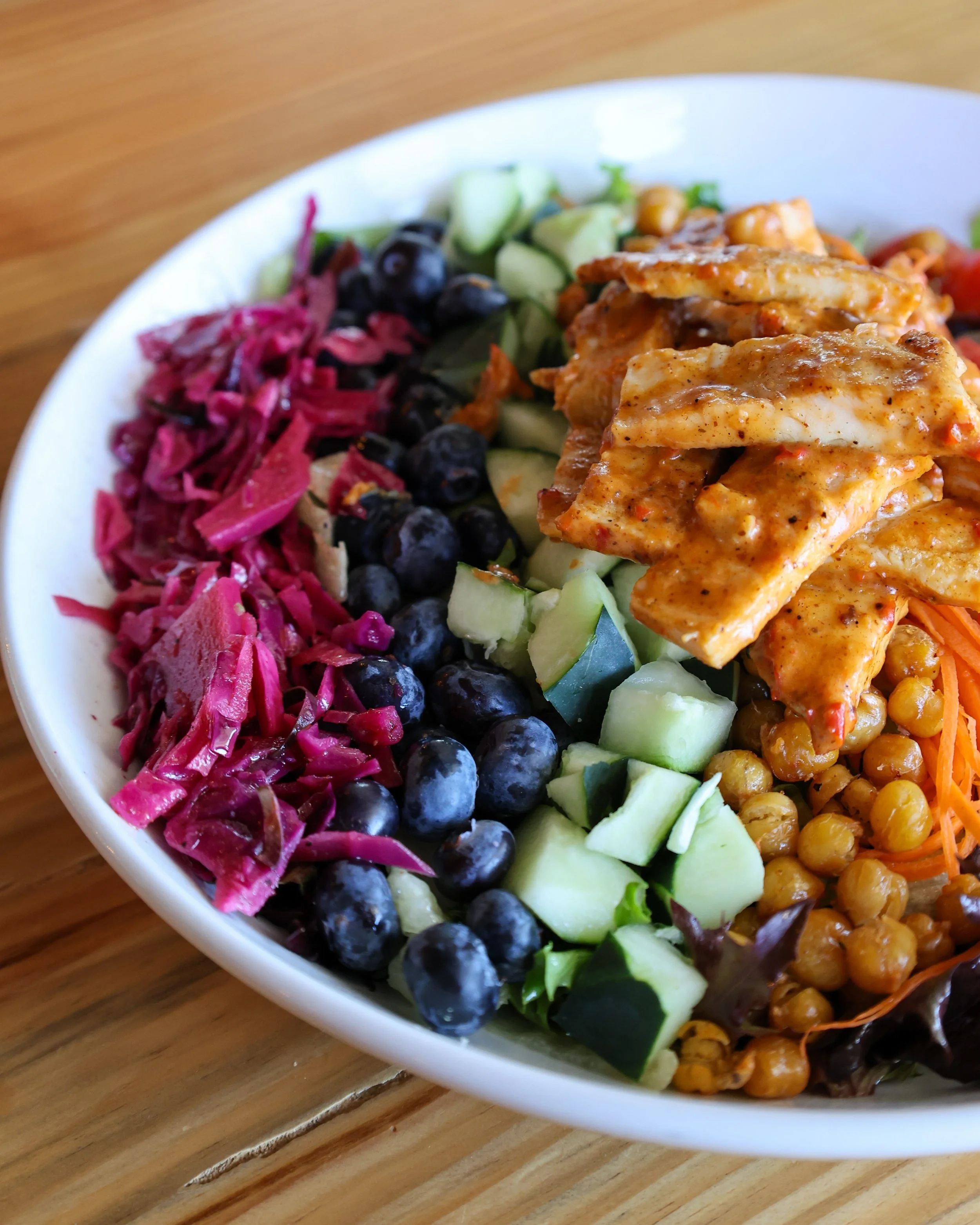 Getting up close and personal with this one 🥗

Following doctor&rsquo;s orders to &ldquo;eat the rainbow&rdquo; so much so it&rsquo;s in the name. Rainbow Salad with romesco glazed chicken, fresh, colorful, and exactly what you&rsquo;re craving for 