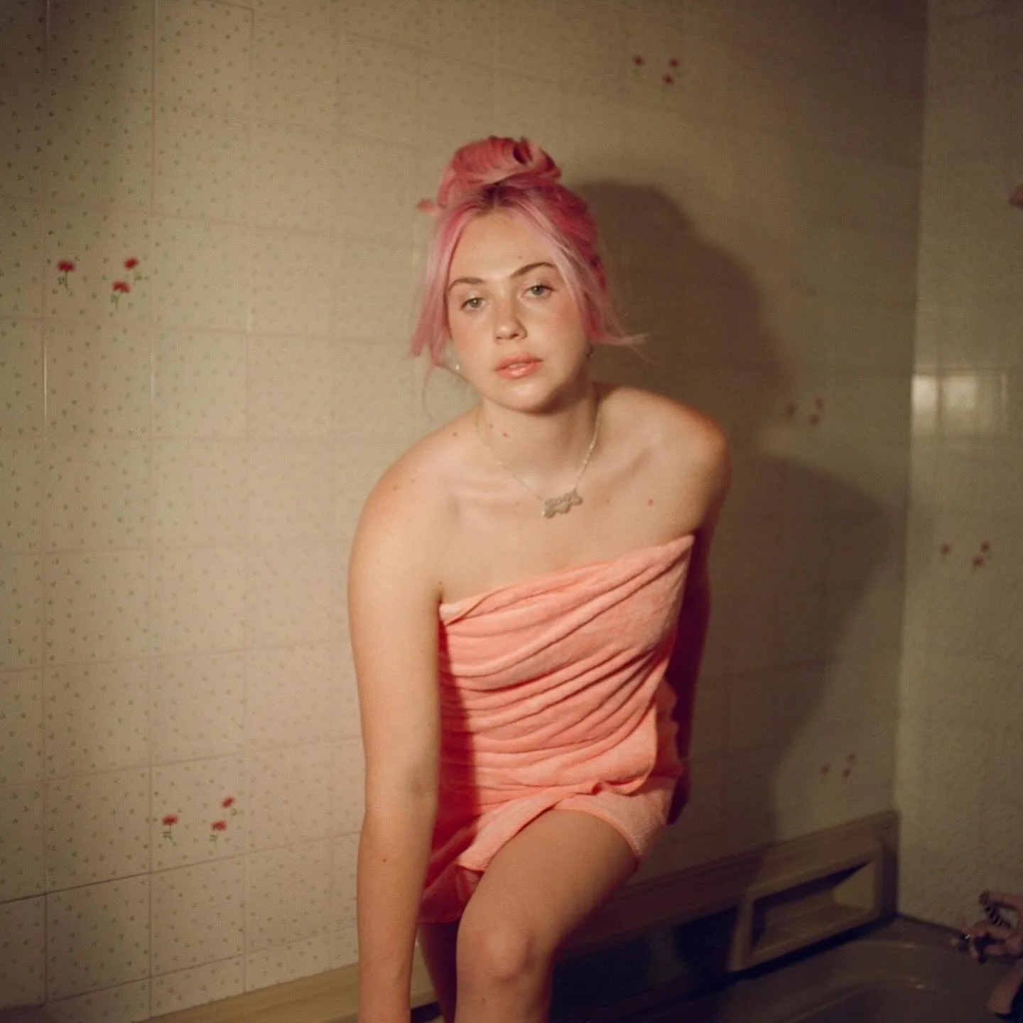 When a song feels familiar&hellip; but somehow hits differently.

With &ldquo;You But Different,&rdquo; @lauranhibberd @urfavouritedaughter delivers a track that plays with nostalgia, identity, and the subtle ways people change without ever truly lea