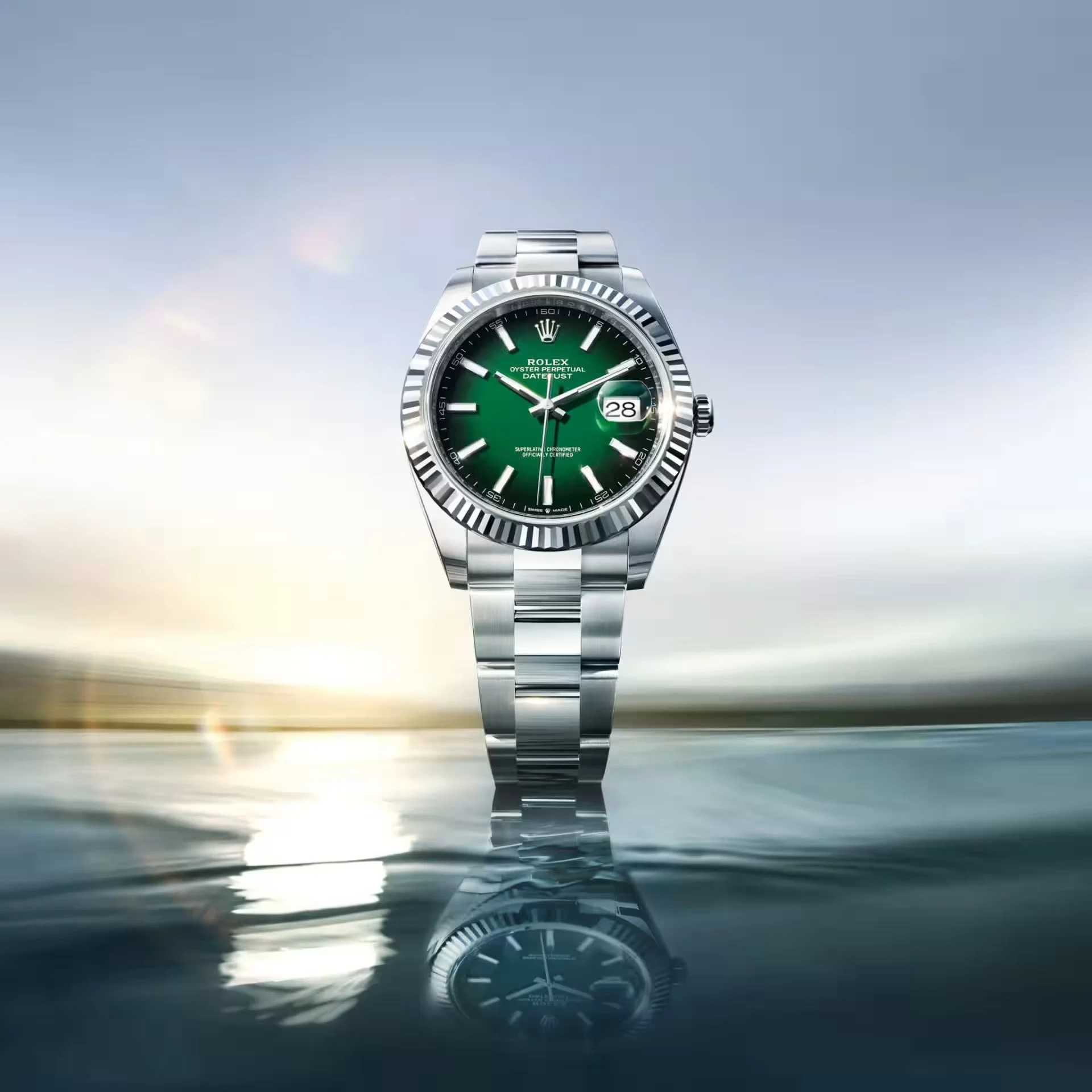 rolex-new-watches-2026-the-datejust-41-roller-loop-m126334-0033-beauty-shot-standing-pop-in.jpg