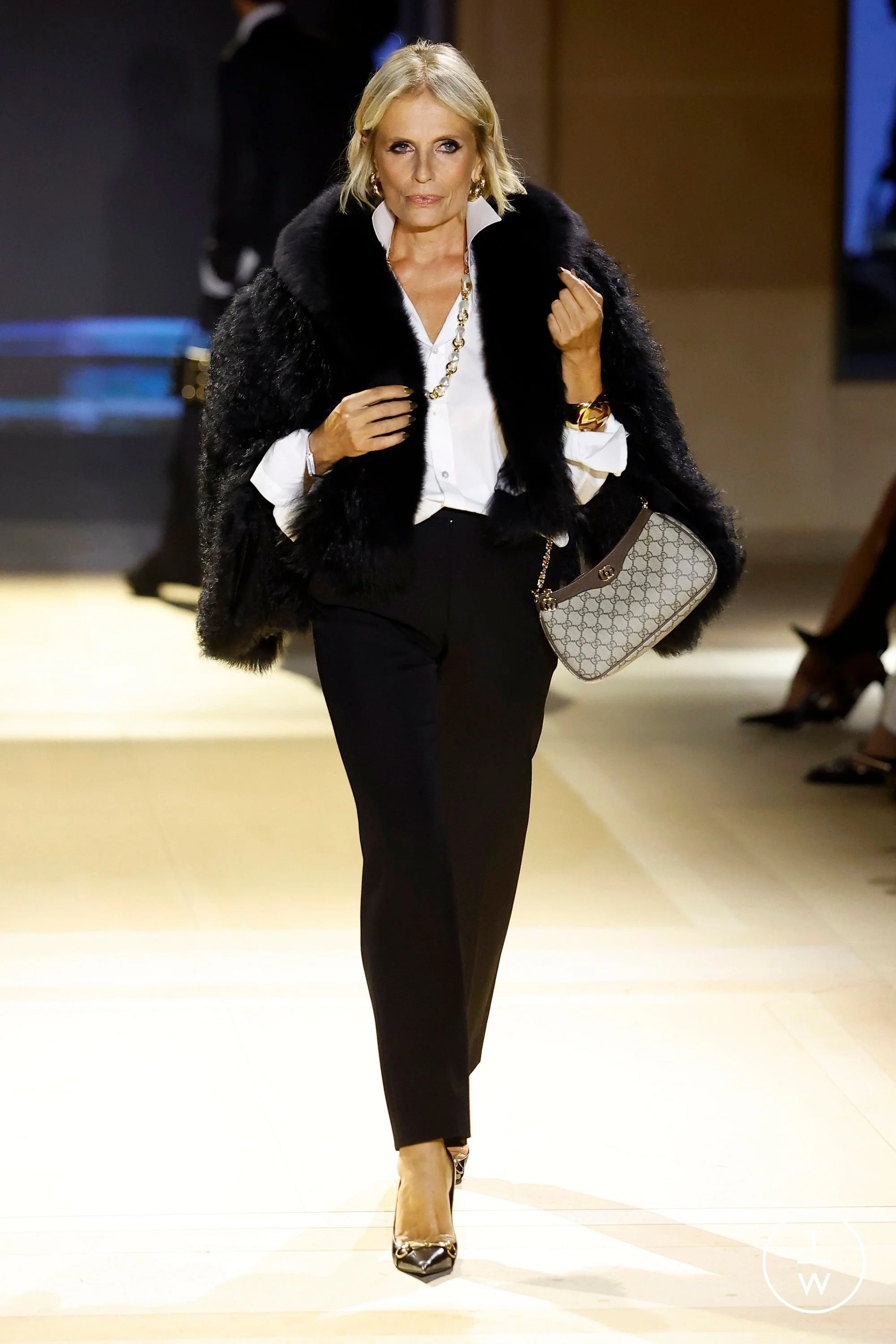 gucciss27052-15a7f0c43816e7cc6544.JPG