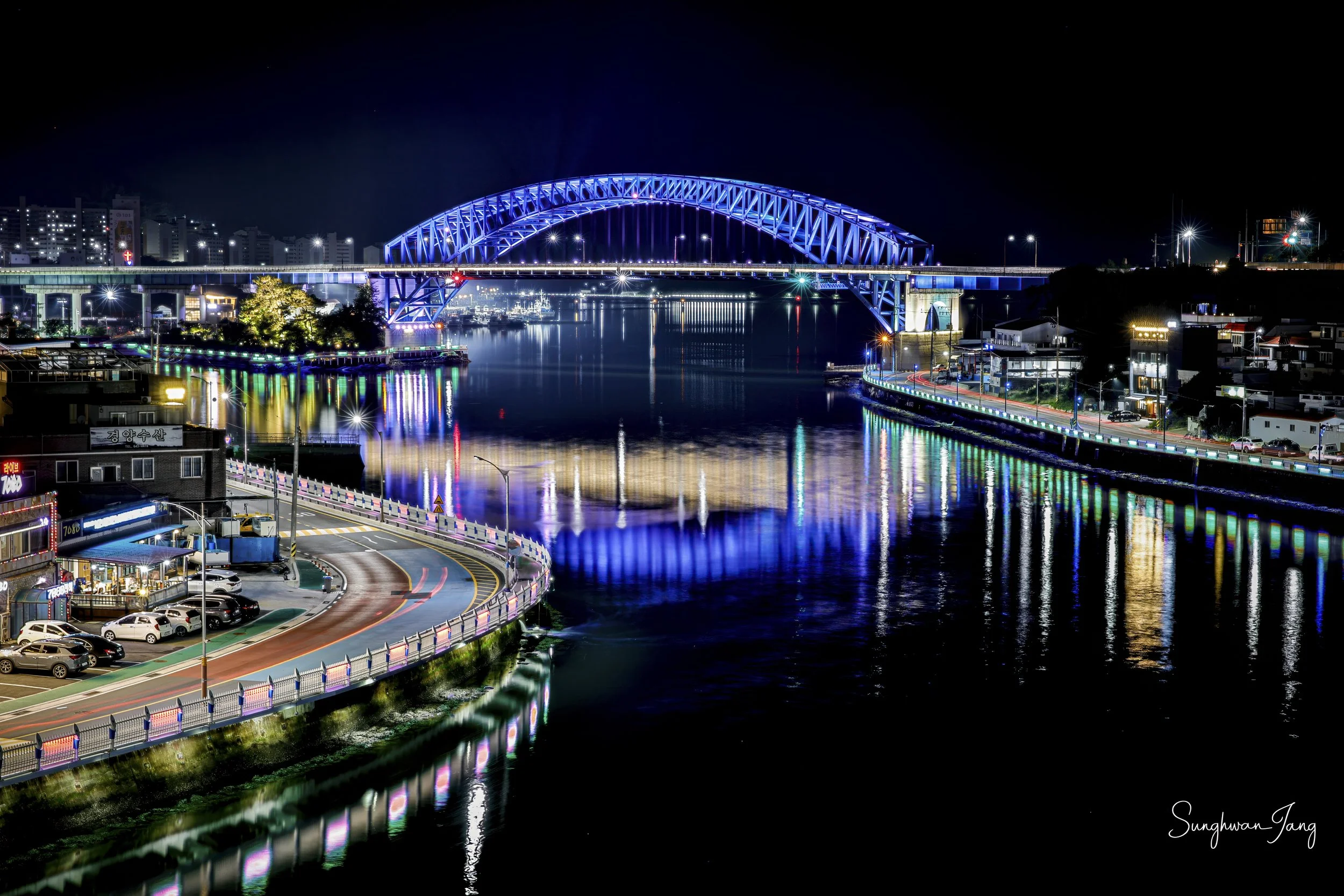 Nocturne_Tongyeong Bridge at Night.jpg
