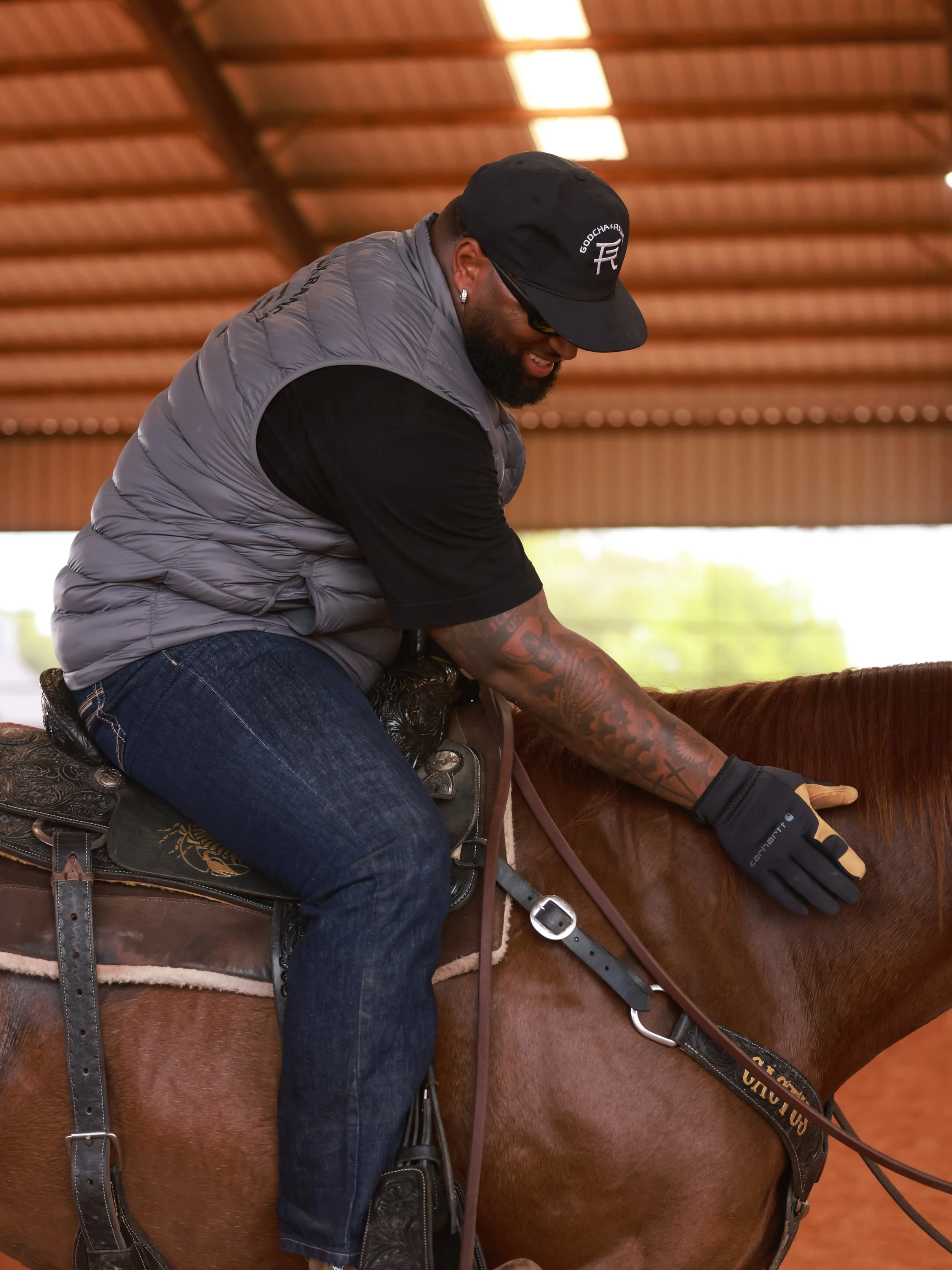 𝑻𝒉𝒊𝒔 𝒊𝒔 𝒘𝒉𝒂𝒕 𝒉𝒂𝒑𝒑𝒊𝒏𝒆𝒔𝒔 𝒍𝒐𝒐𝒌𝒔 𝒍𝒊𝒌𝒆.. 

A good horse, a little fresh air and slowing life down for a minute after a few weeks back at training camp. 

Hard to beat a weekend like this at Godchaux Ranch. 💪 

#GodchauxRanch #