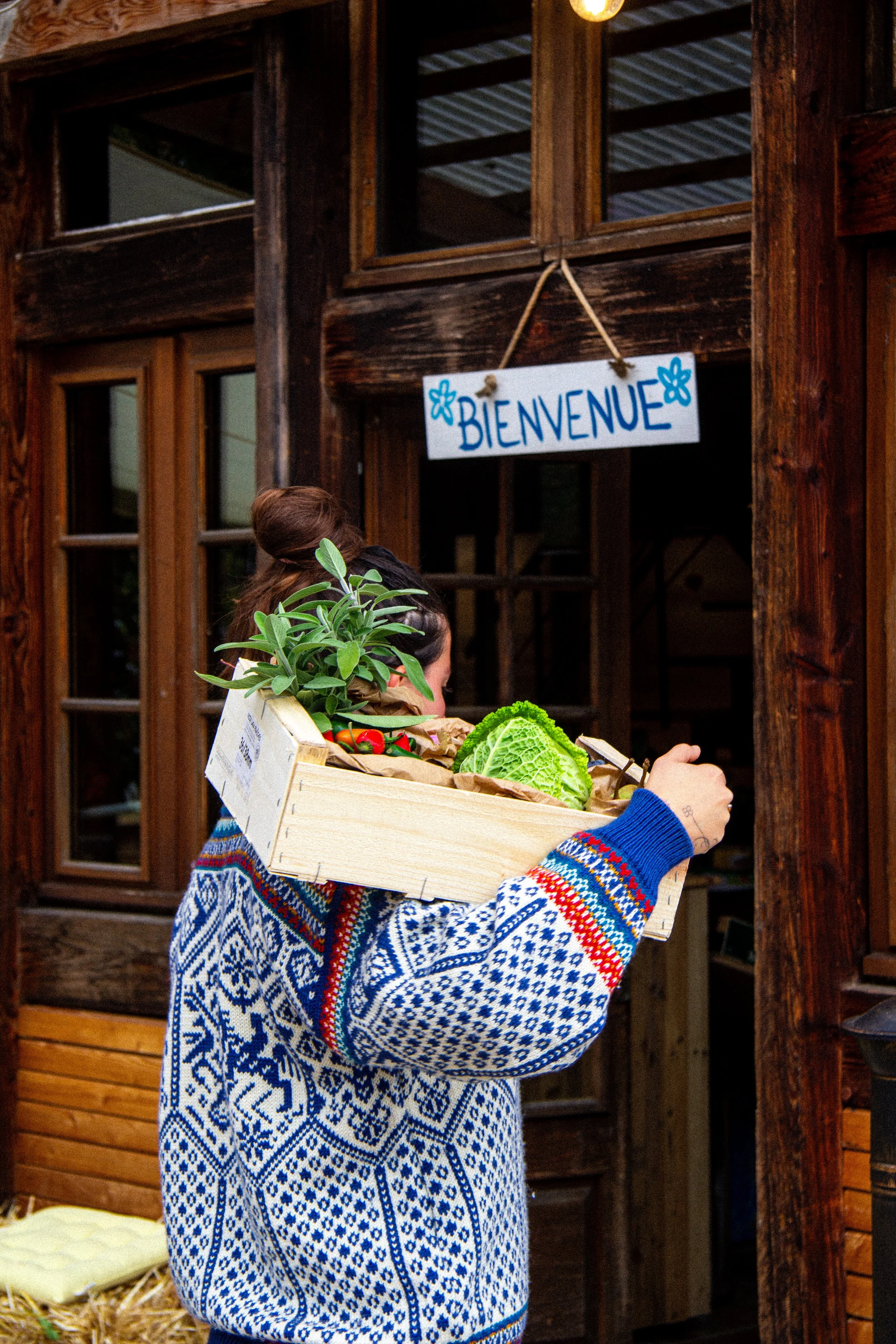 le hangar autrement_ furits et légumes cageots.jpg