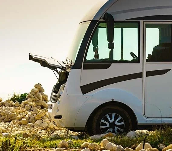 broken-down-motorhome-featured.jpg