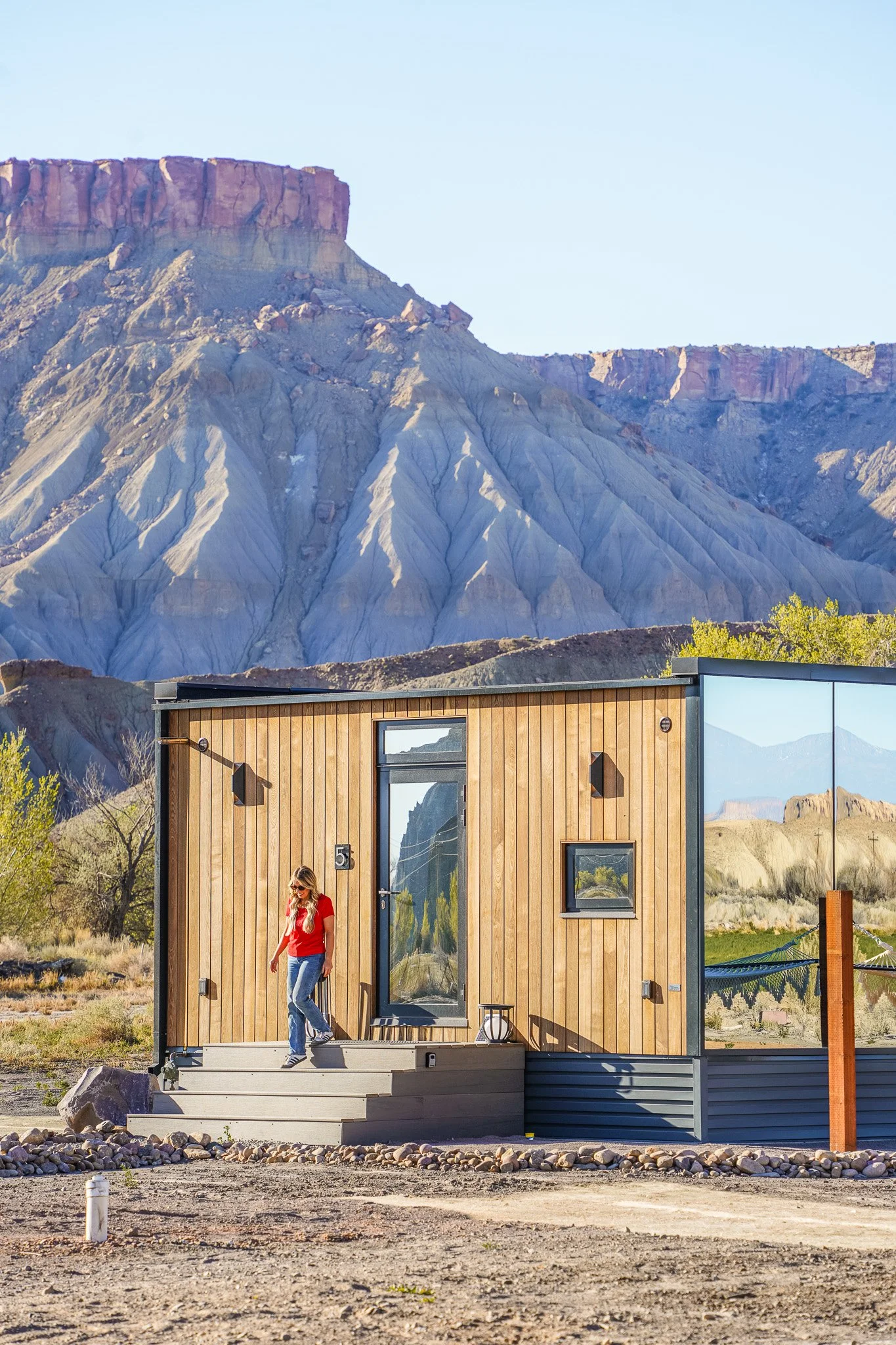 Experience the Desert in Reflection: Unwind Luxury Vacations’ New Mirrored ÖÖD Cabins in Utah