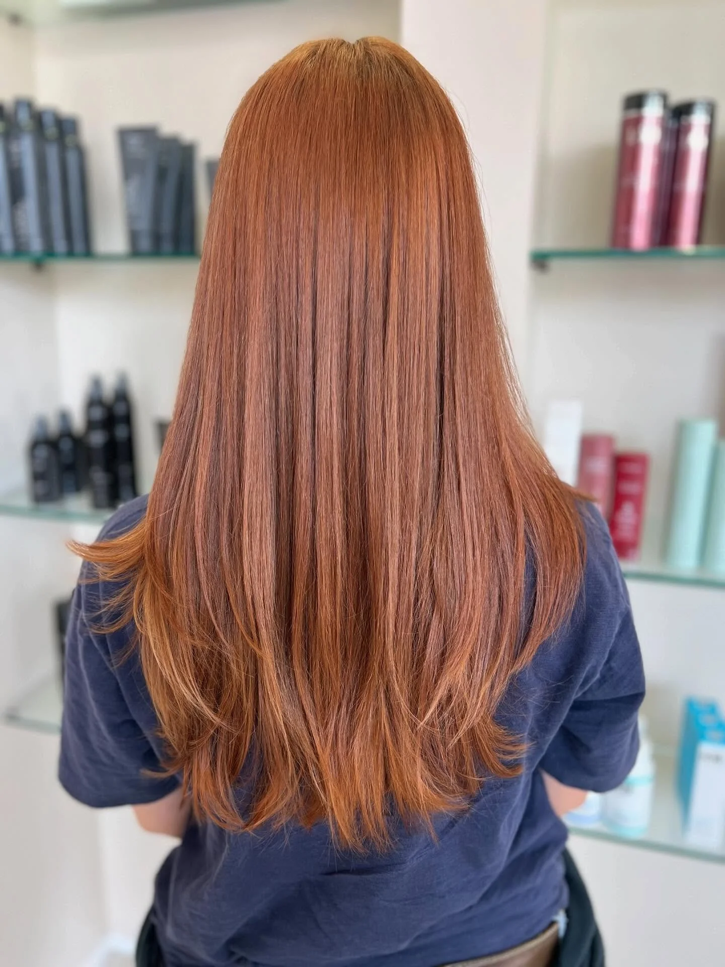 This gorgeous color change we are OBSESSED with by #TCRArtist @chelsydoeshair_tcr 

✨There&rsquo;s no better time than NOW for a color change ✨ Whether you&rsquo;re ready to refresh your look for fall, go brighter for the season, or finally try that 