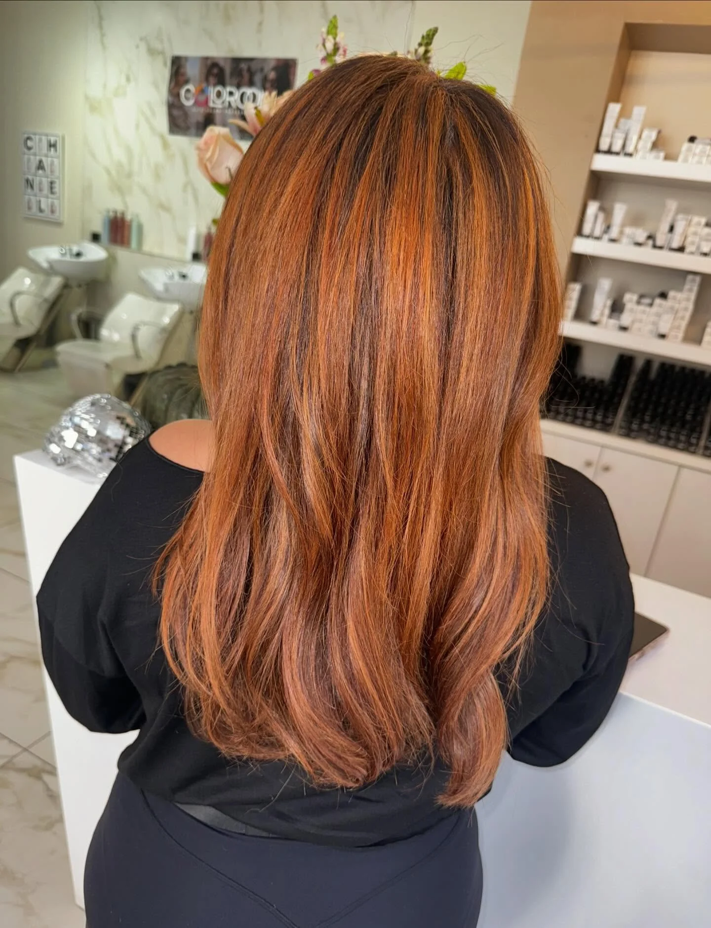 ✨ Pumpkin spice and everything nice ✨

This is the season for bold color changes&mdash;rich tones, warm blends, and a whole lot of spice. 🍂🍁

Ready to transform your look? Book your fall color today! ✨

👩&zwj;🎨 #TCRArtist @stephanieddoeshair_tcr 