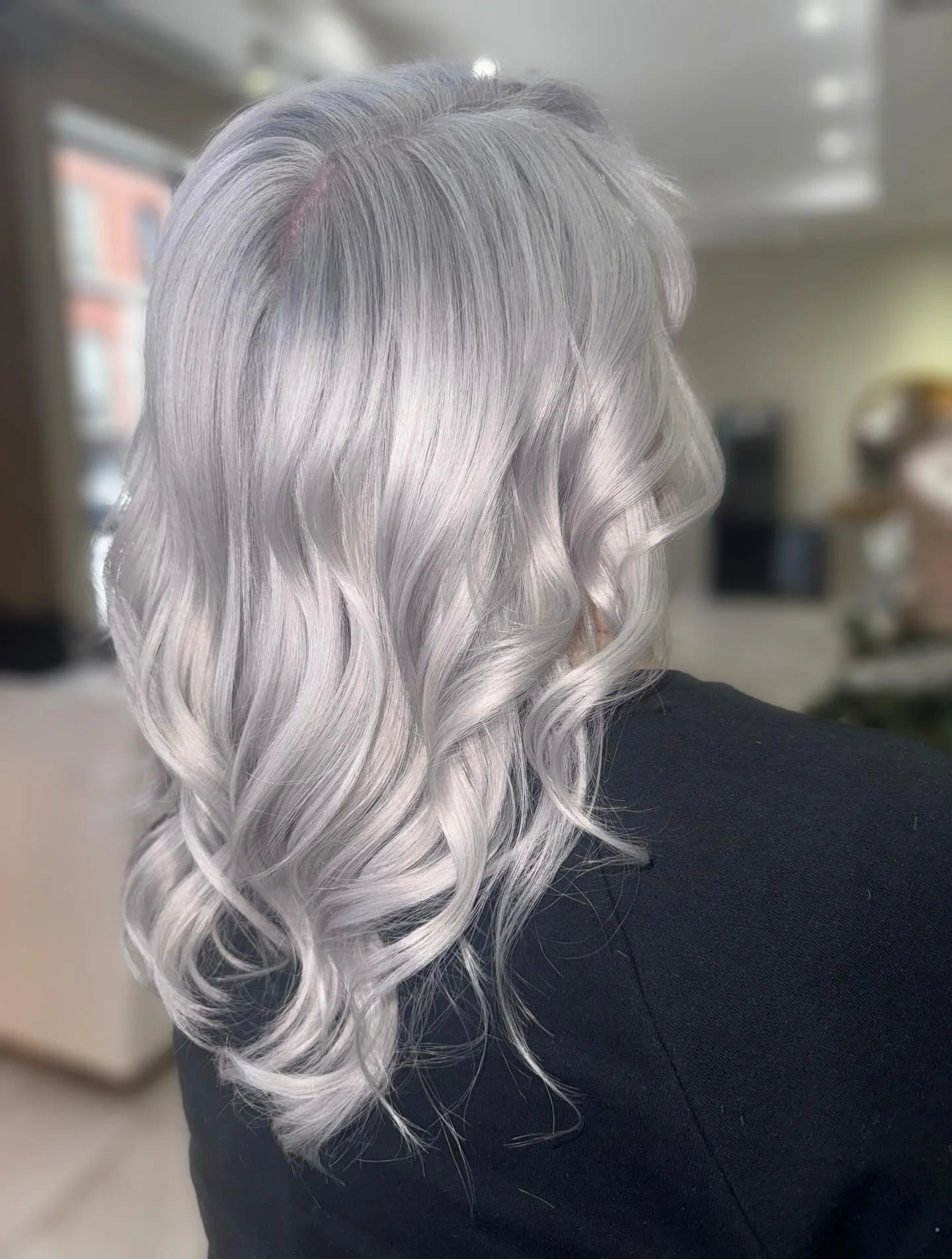 Absolutely obsessed 🤍✨

This flawless frosted blonde walked out of TCR today with zero imperfections.

Rachel is one of our most loyal TCR babes &mdash; staying consistent with her double process touch-ups + gloss every 6&ndash;8 weeks and traveling