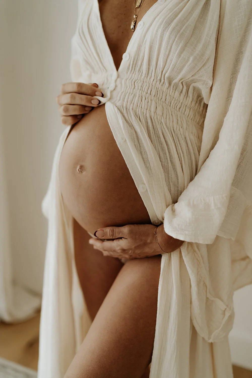 Elsa and a romantic maternity photoshoot