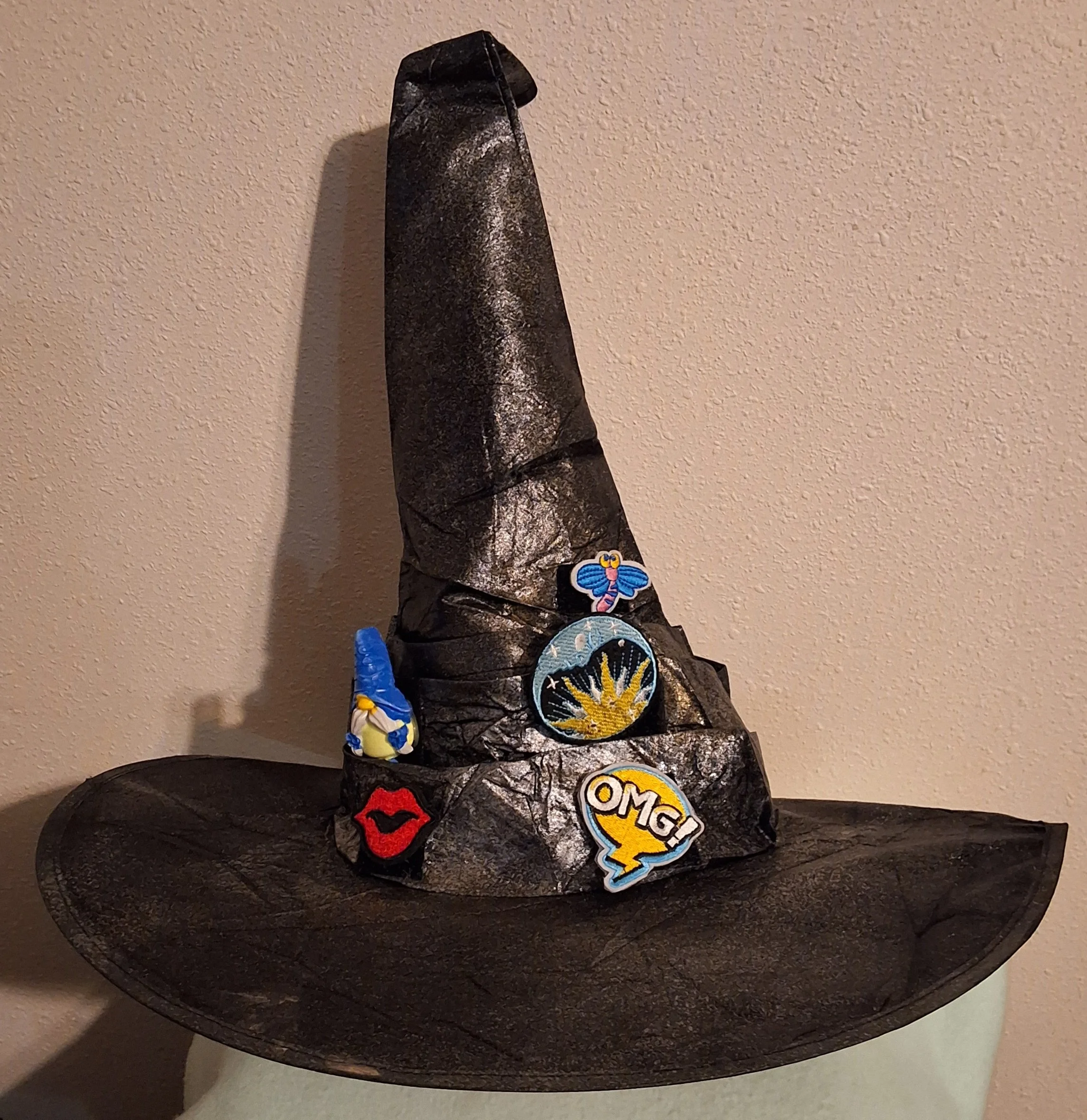 Adult black witch hat multiple 1" heat pressed oval loops