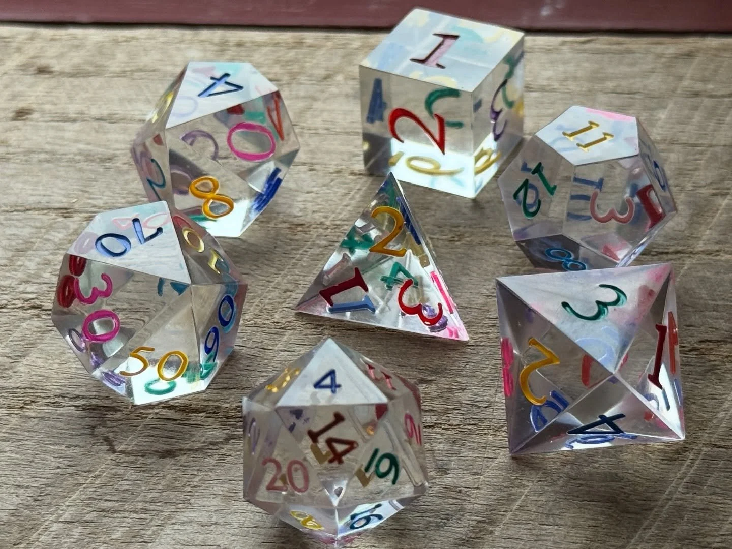 Paint palette + more online now on manarockdice.com~ 🎨🖌️

These guys are so simple but might be one of my favorites!

#ResinDice #HandmadeDice #DiceMaker #DiceGoblins #DiceAddict #DiceArt #DiceCollection #TTRPGDice #DNDdice #DiceSet #DiceShop #Cust