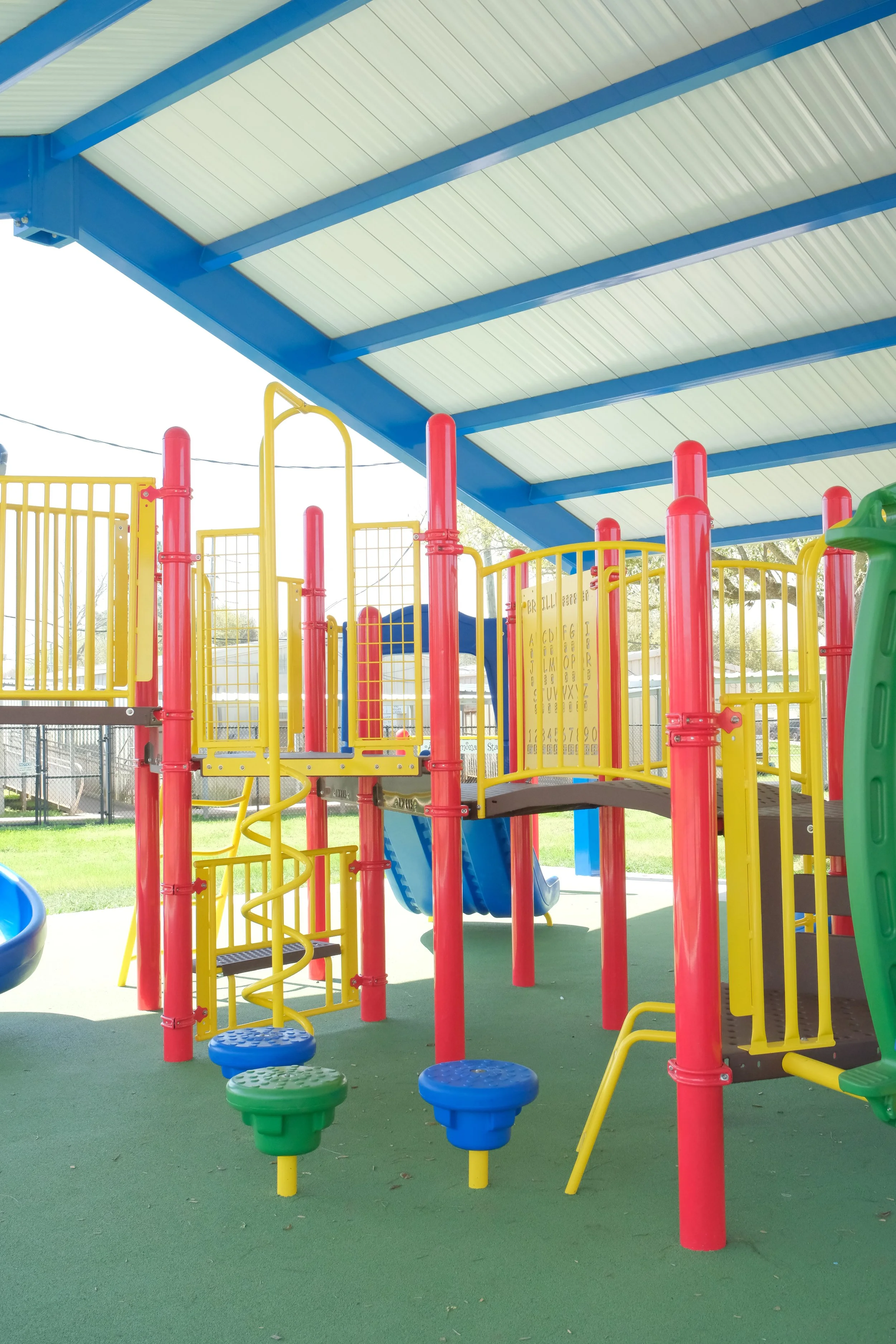 Playground & Outdoor Installation