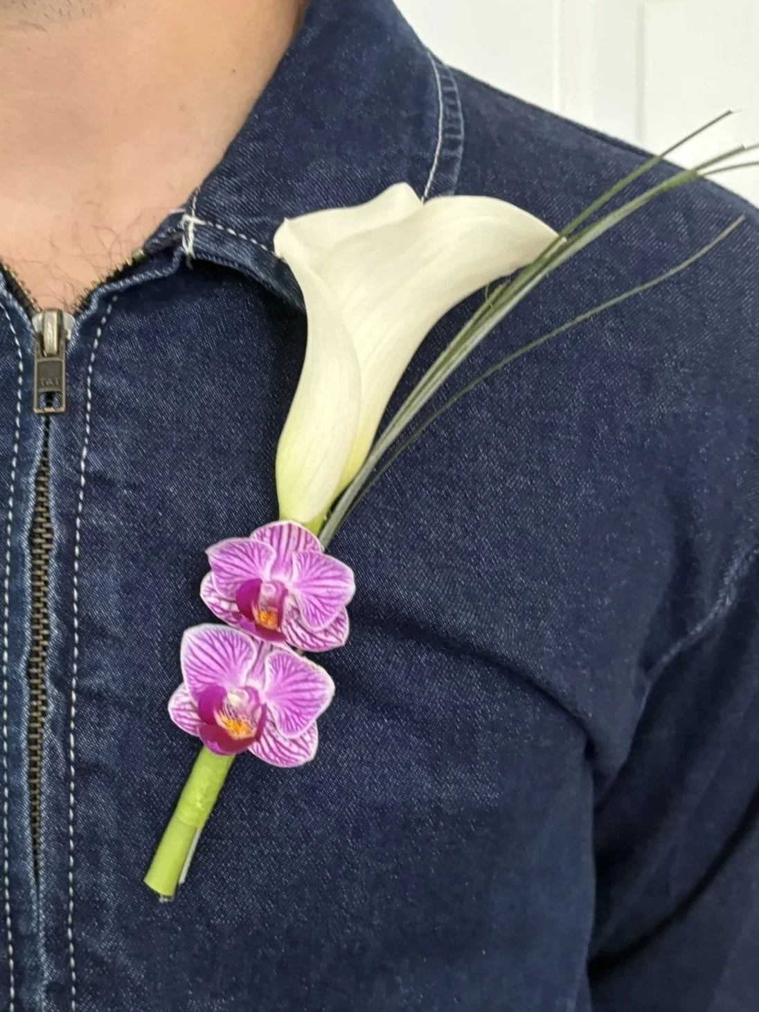 15-wearable-boutonniere-pink-orchid.jpg