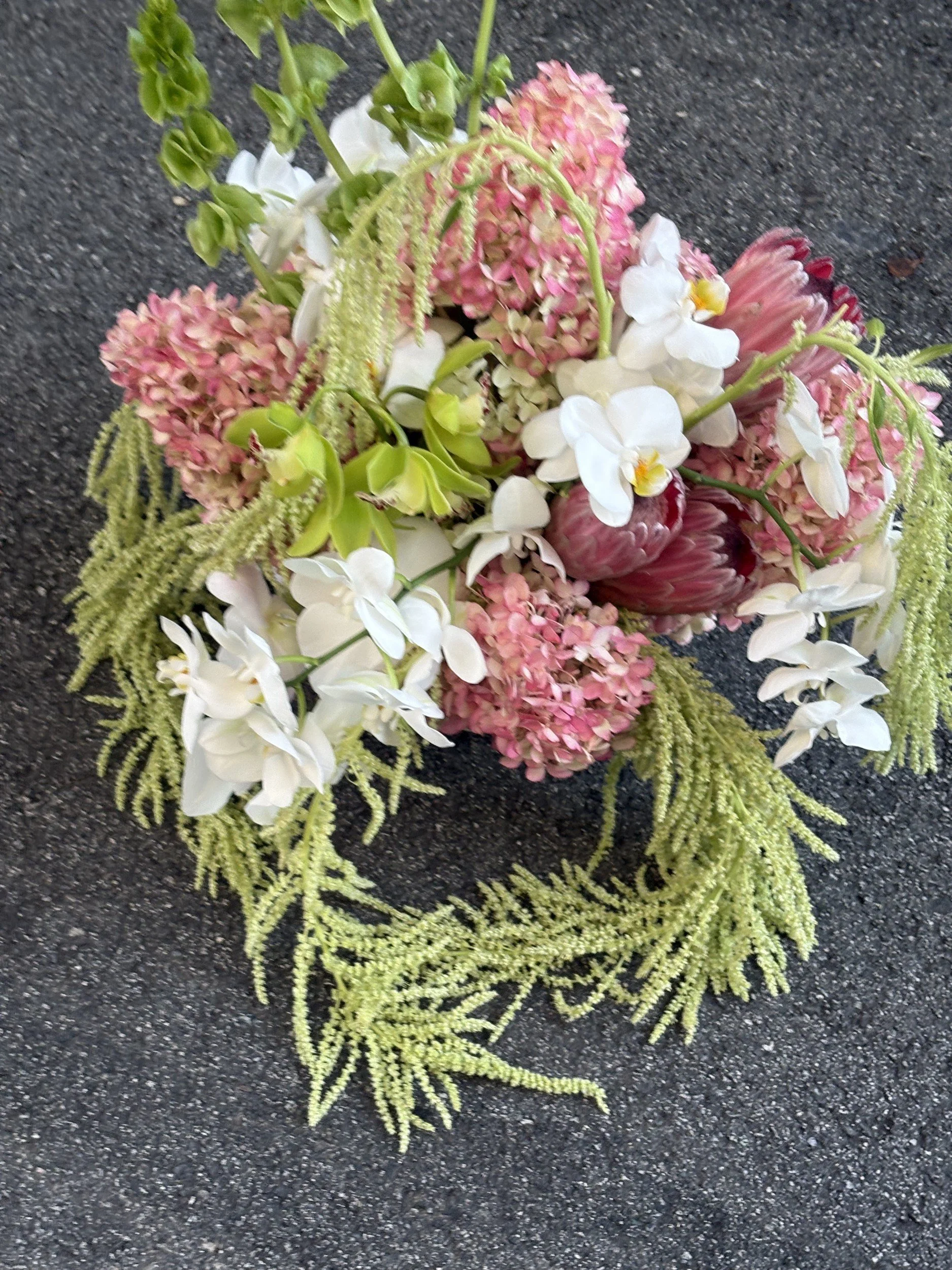 36-arrangement-amaranth-round.jpg