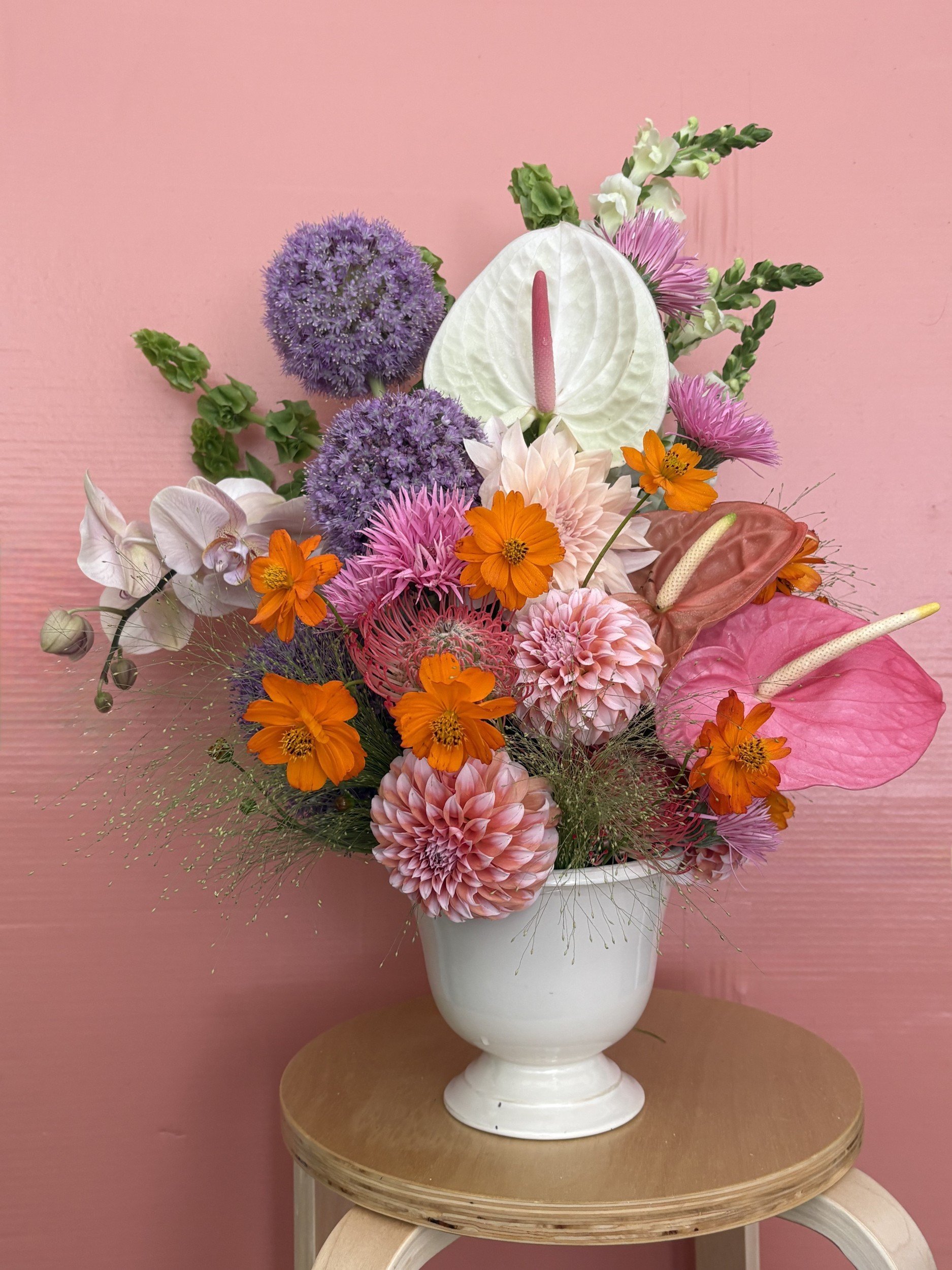 03-arrangement-coral-dahlia.jpg