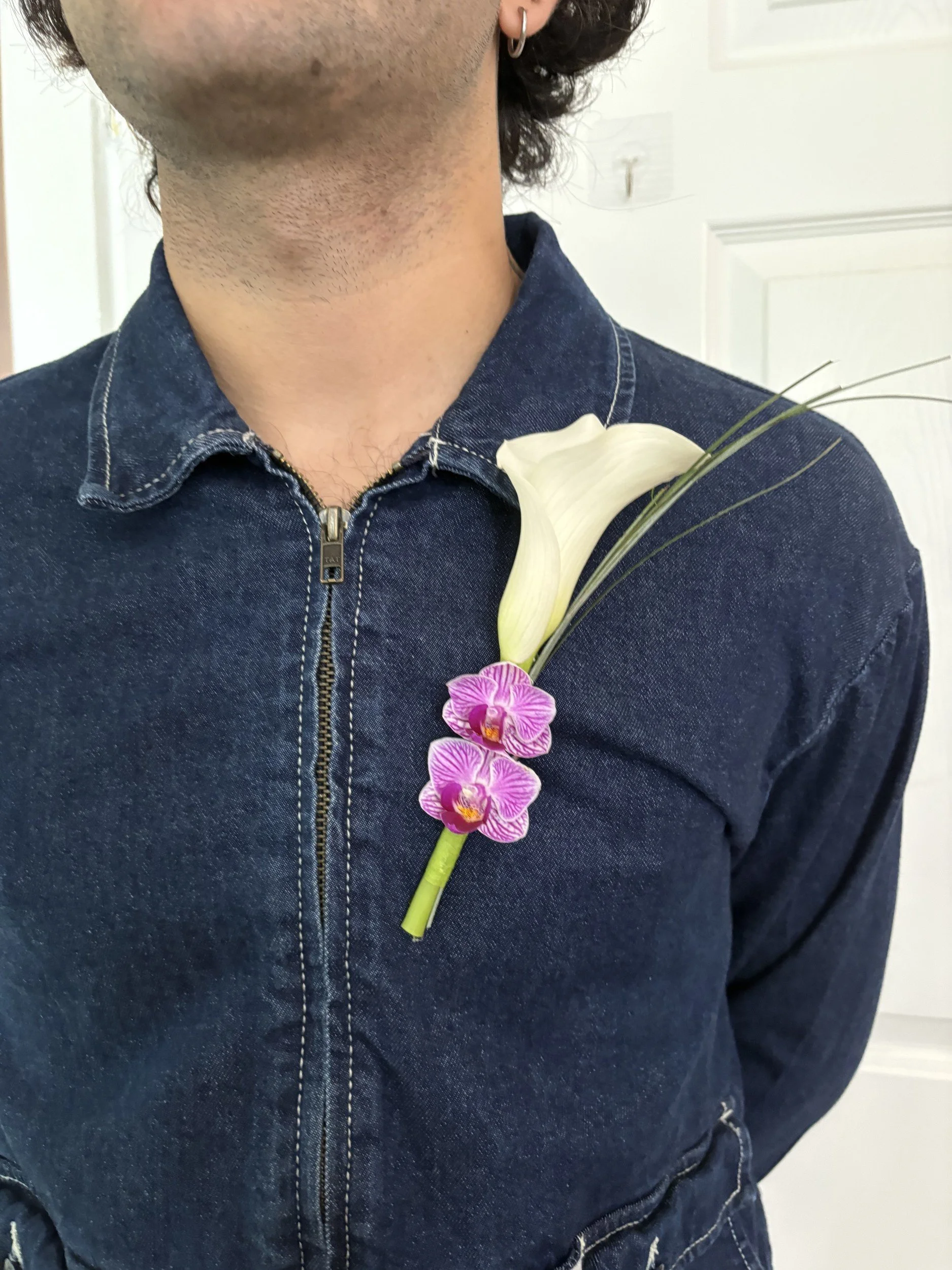wearable-boutonniere-pink-orchid.jpg