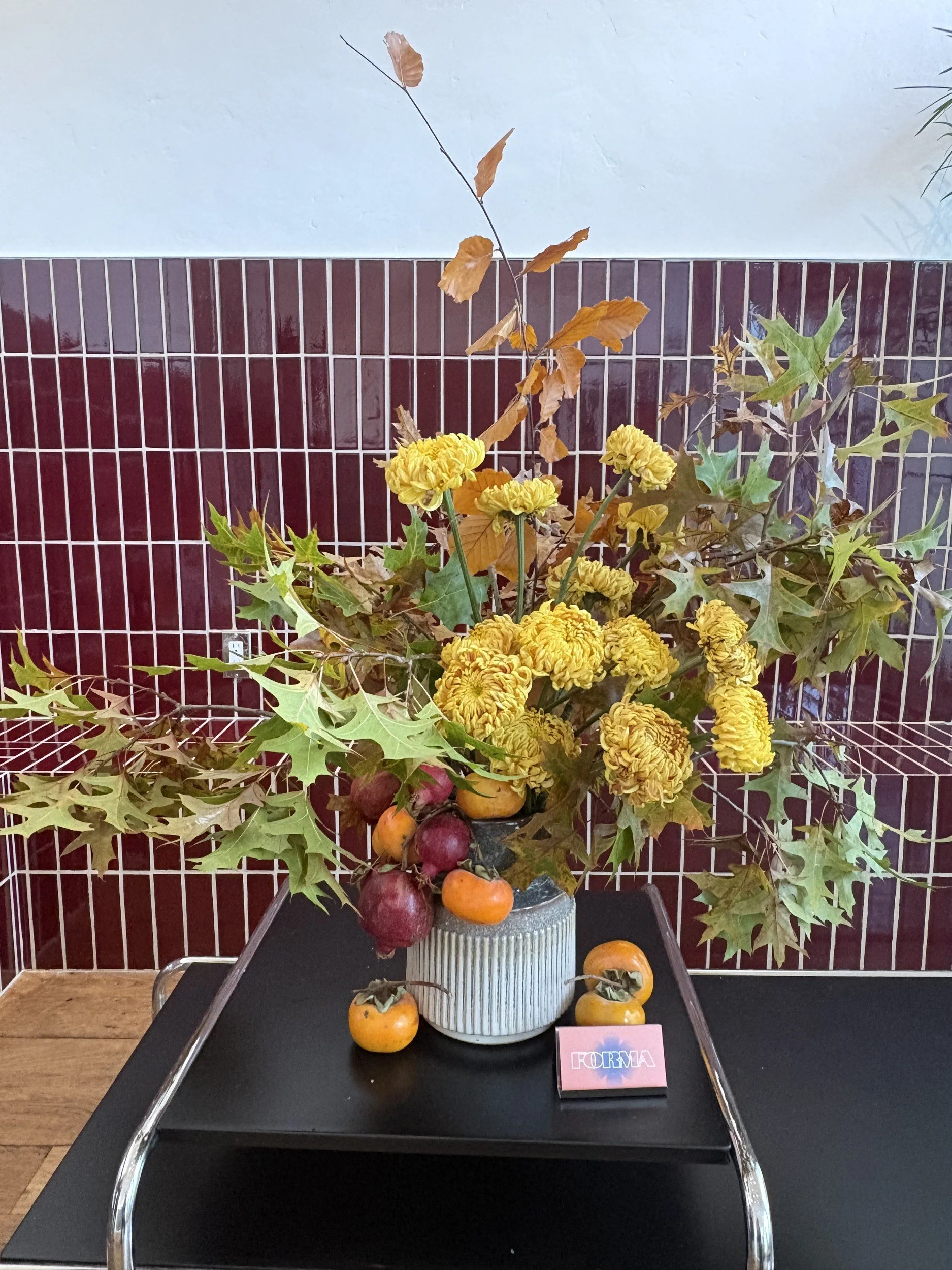 37-arrangement-autumn-bench.jpg