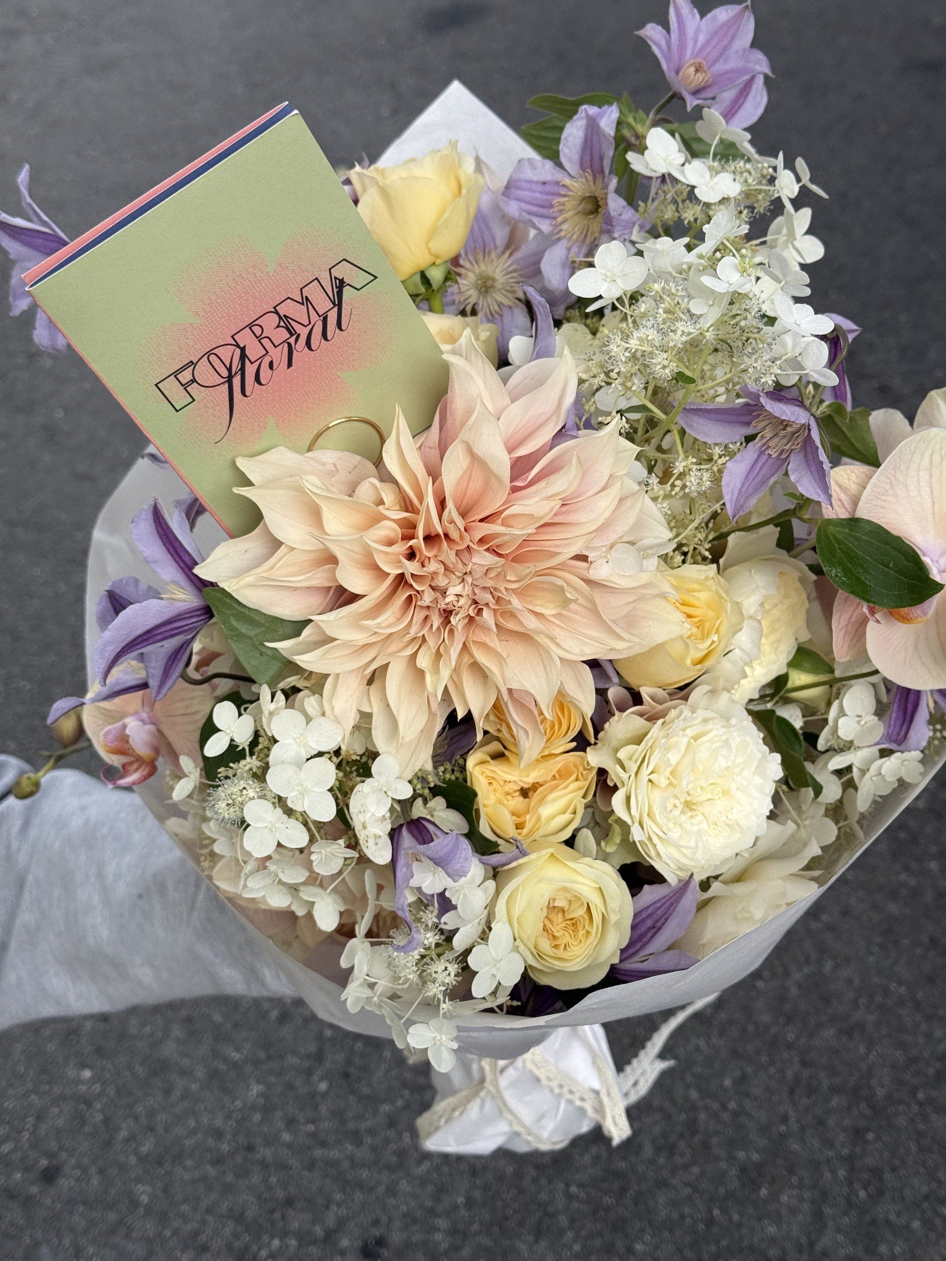 22-florist-choice-01-dahlia-wrap.jpg