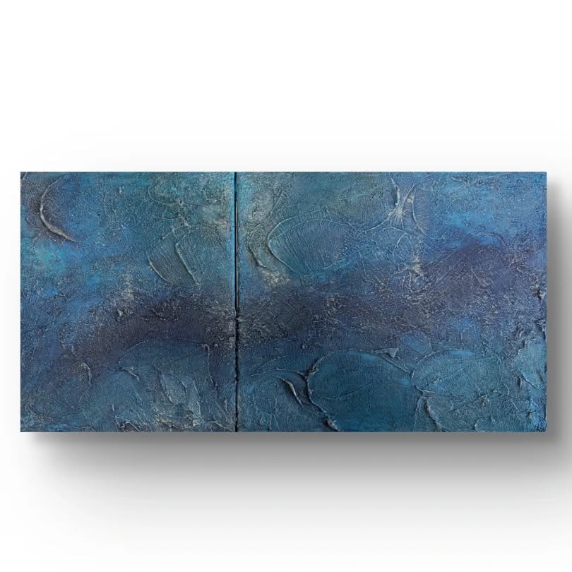 PROFONDO BLU.

Acrylic colors and paste on canvas, 30x25 + 30x35. Munich, 2025.

A bit of texture to end the year.