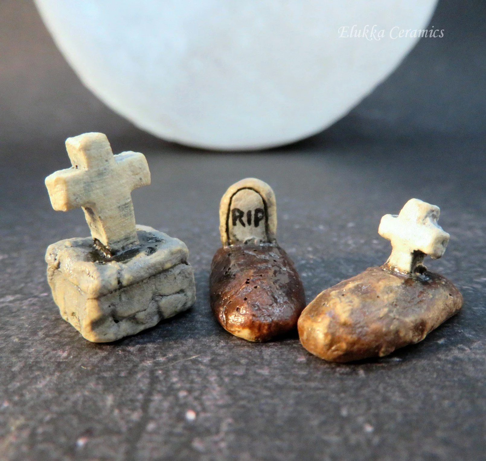Tiny Graves...Collectible Miniature Graveyard...Set of Three: RIP and Two Crosses