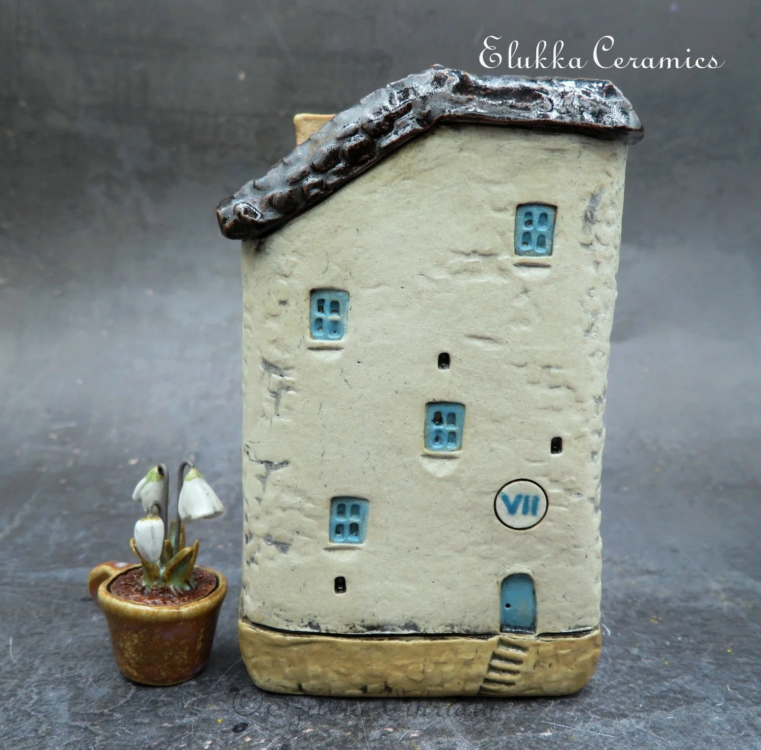 "Medieval" Town House Vase...Metallic Dark Brown Roof