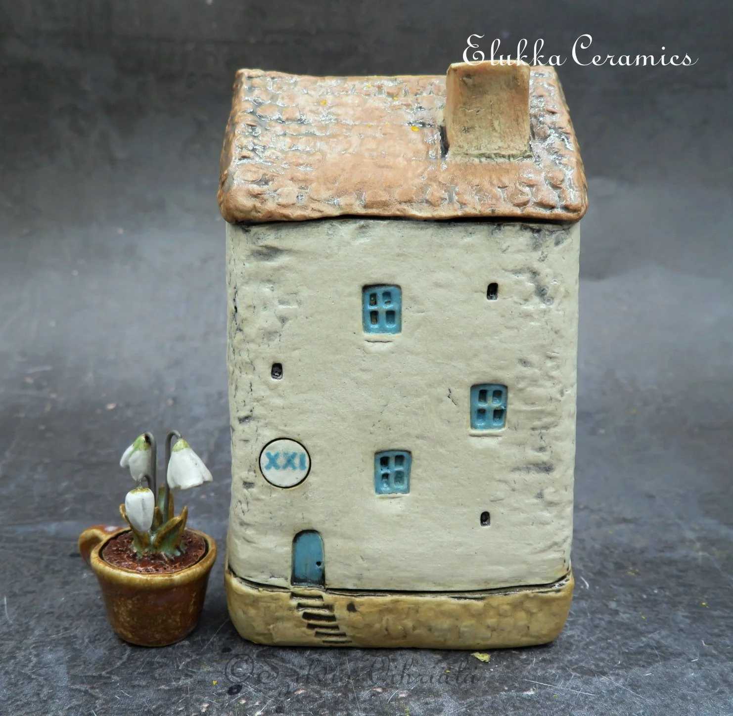 "Medieval" Town House Vase...Matte  Brown Roof