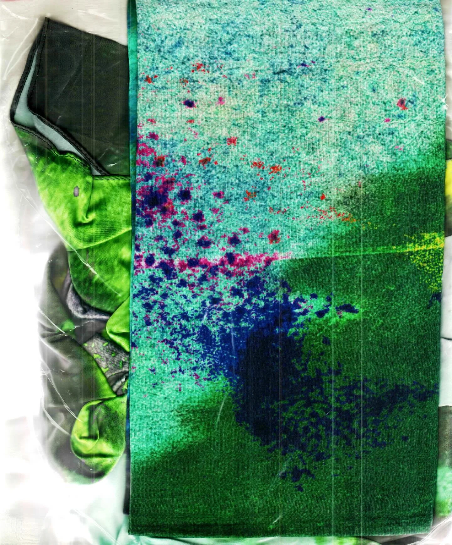 from hand to screen

-

#textileart #textile #textiledesign #textureart #abstractart #handmade #handcrafted #design