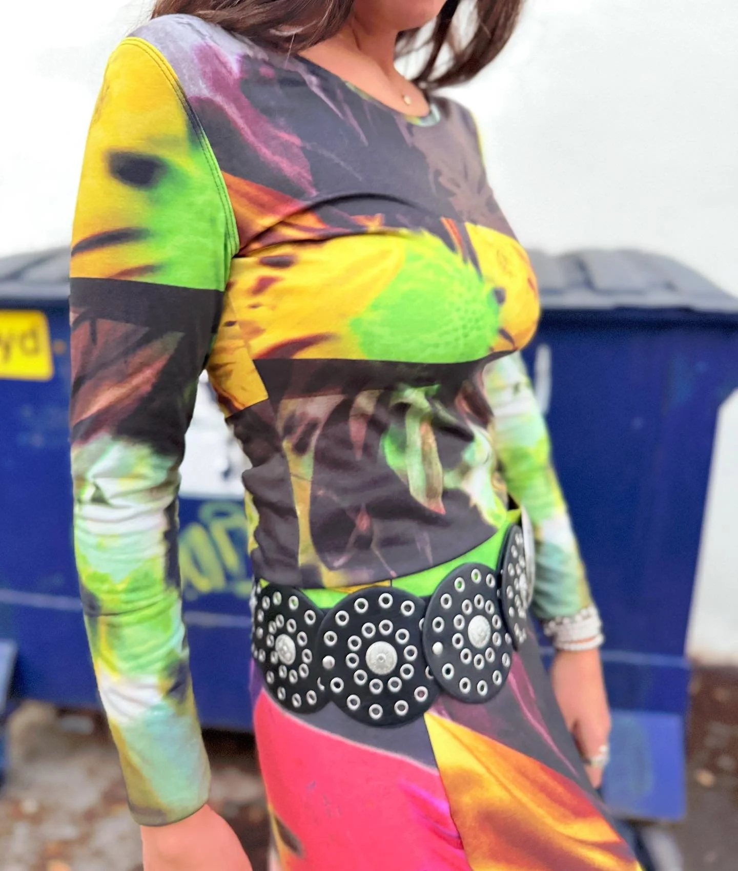 a moment for the new Botanica set:
this dreamy whimsical silhouette, and one-of-a-kind print, is the best spring fit - with an all wrapper skirt and a long sleeve recycled poly jersey tee.
there will be limited quantities, releasing soon 💛

📸 @phmi