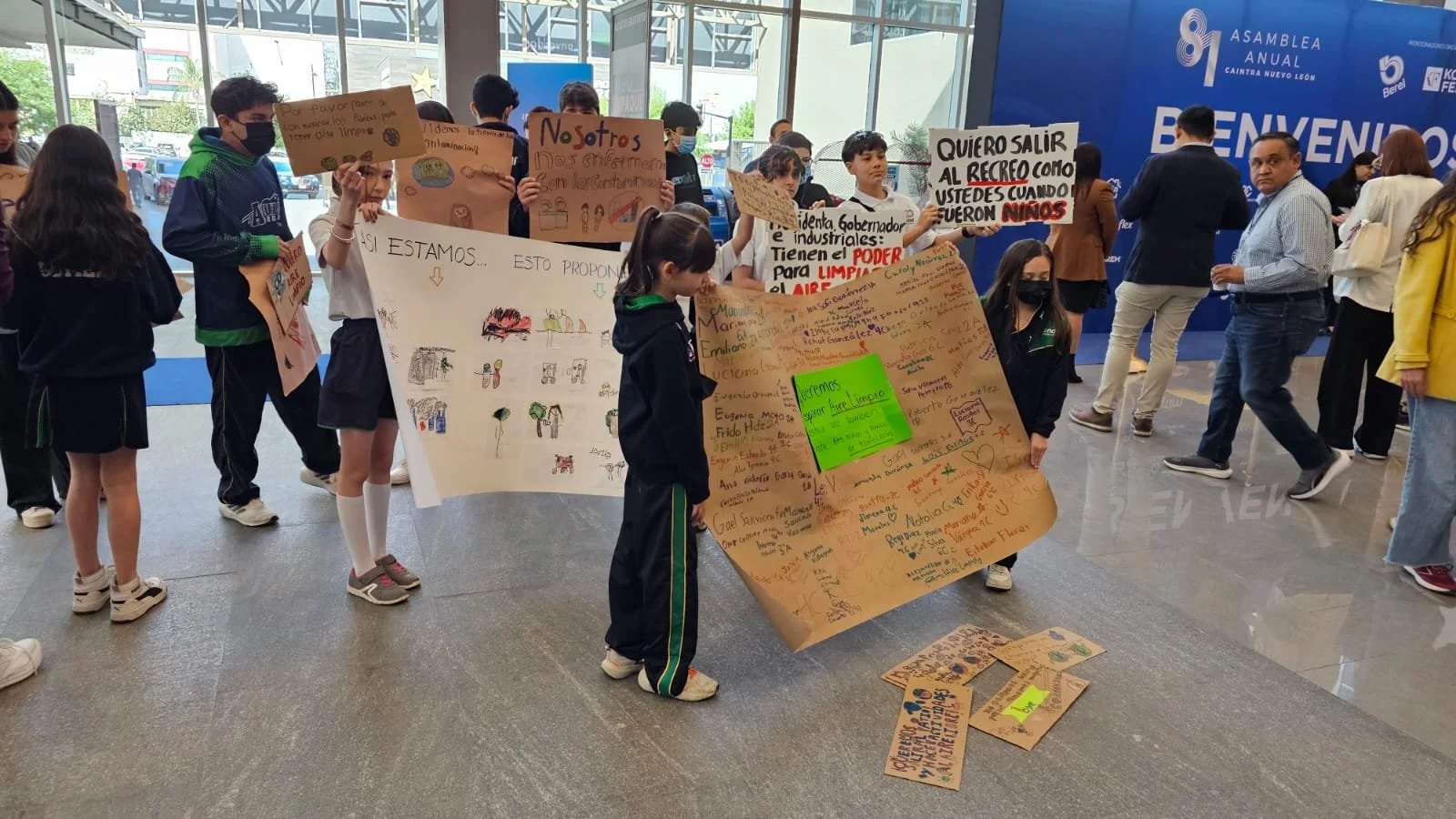 Cuando la infancia toma la palabra por el aire de Monterrey