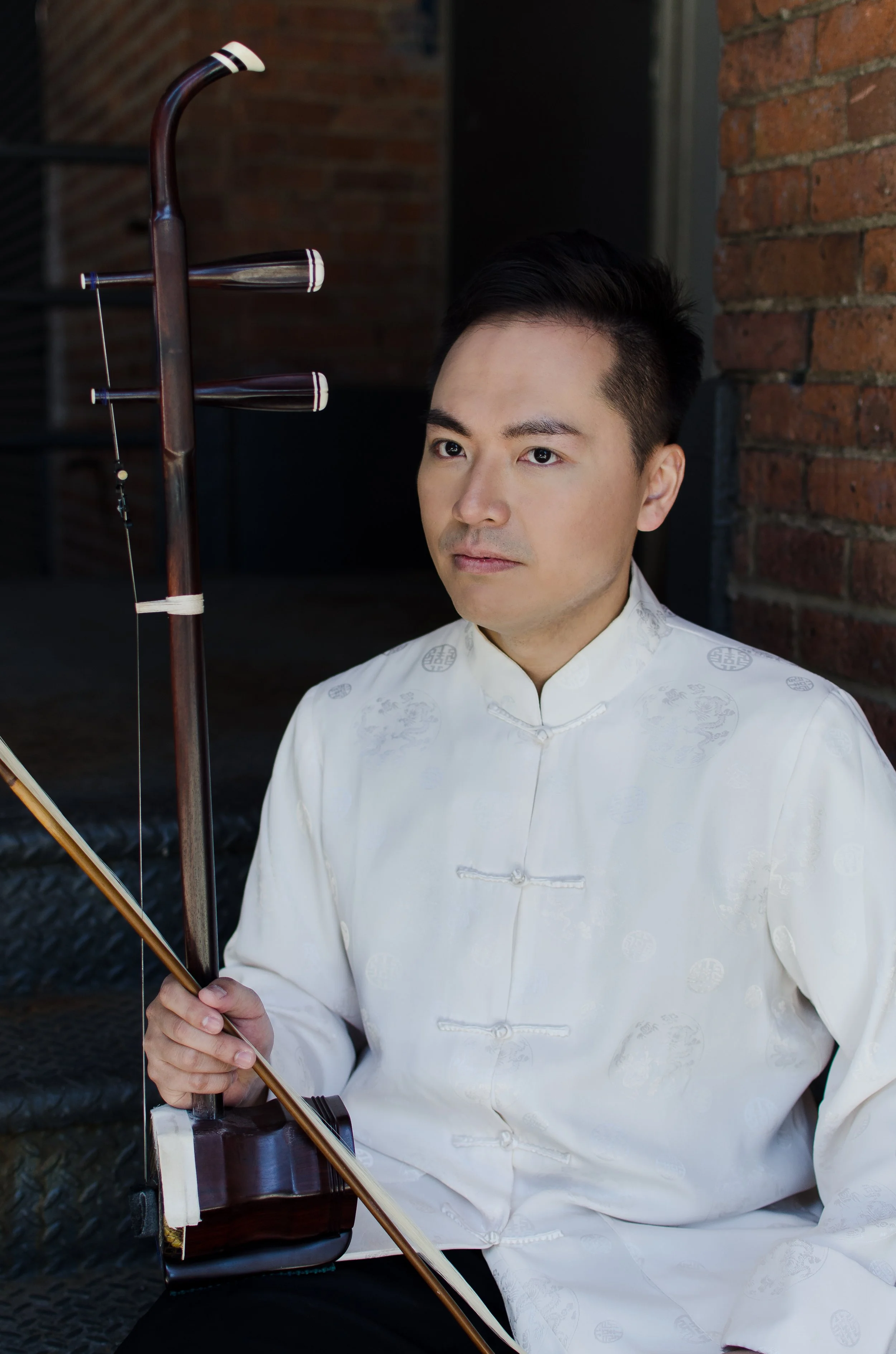 Andy Lin, erhu and viola - NYC-based, Juliard-graduate - Threaded Resonance musician