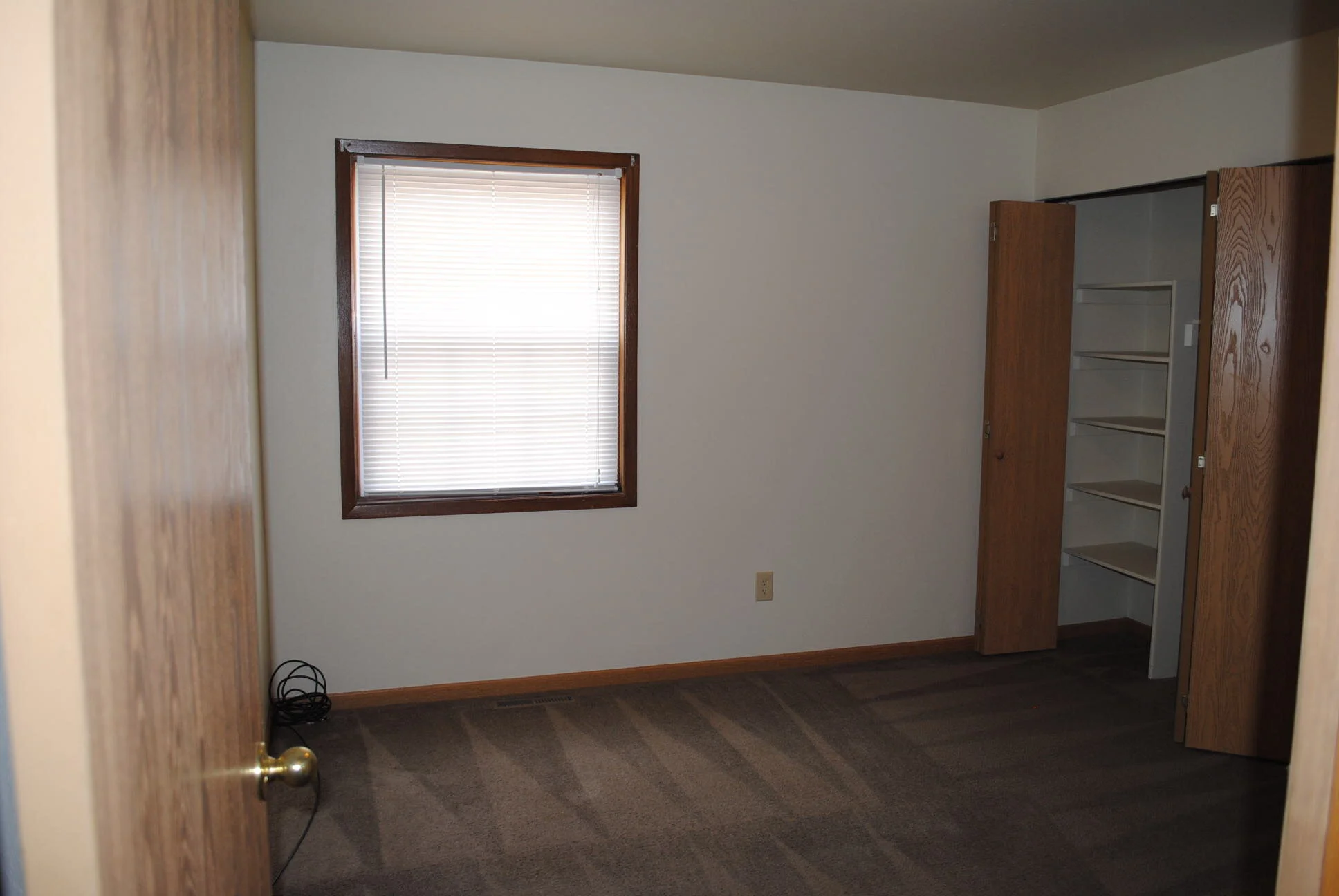 Pioneer Woods Inside 2 or 3 Bedroom (Kirkwood, 17th Ct, 18th St) Bdrm1.jpg