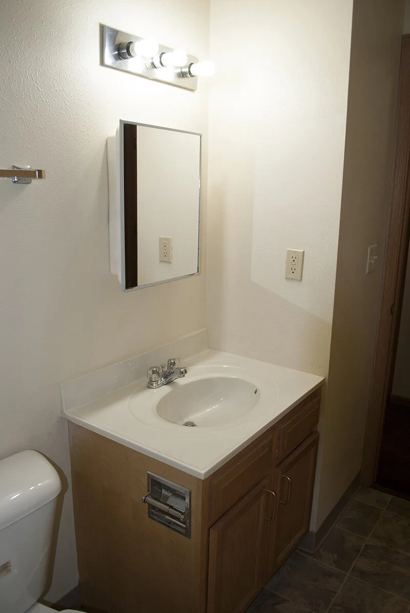 Bathroom 2.jpg