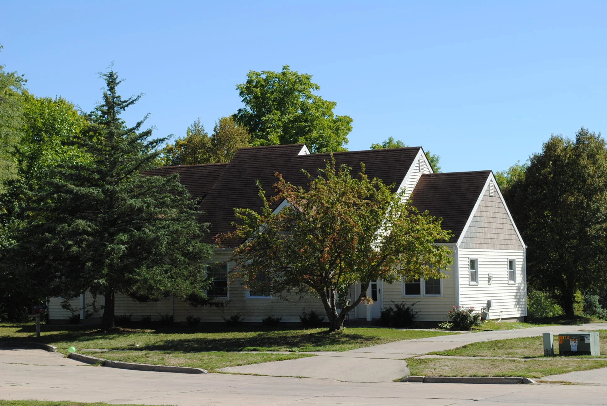 Pioneer Woods 1801-1803 Kirkwood.jpg