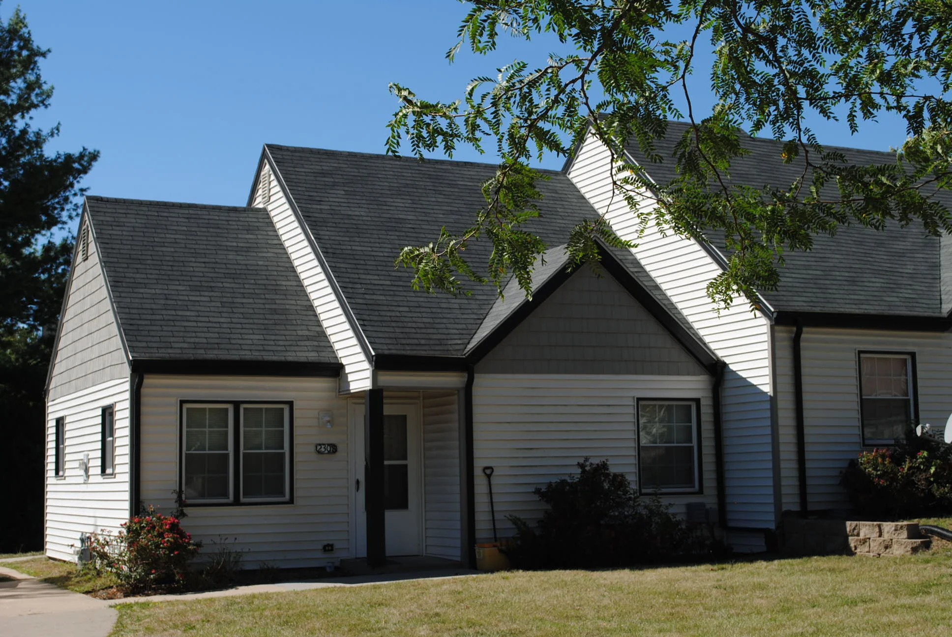 Pioneer Woods 2308 17th Ct.jpg