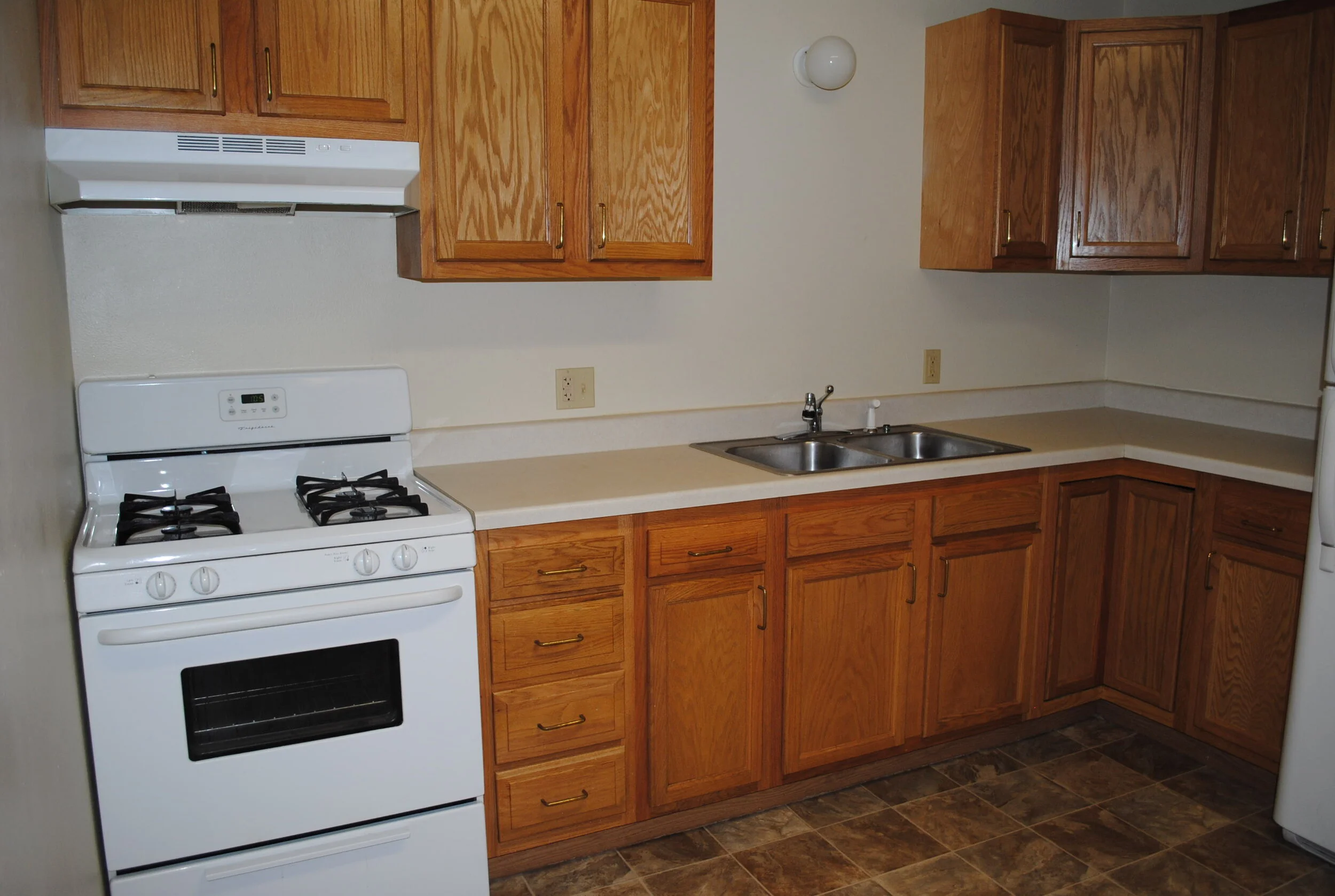 Pioneer Woods - 20th Street Inside - Kitchen 1.jpg