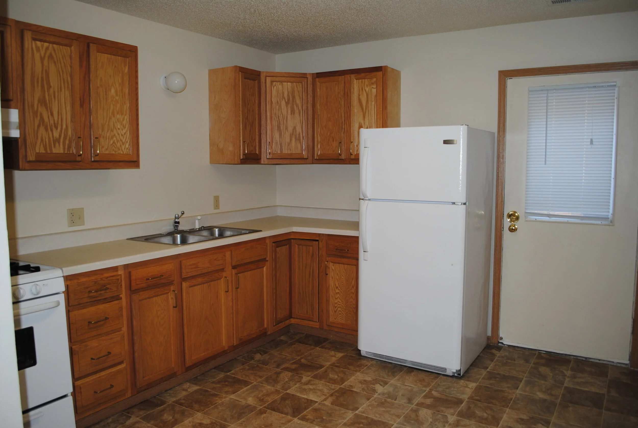 Pioneer Woods - 20th Street Inside - Kitchen 2.jpg