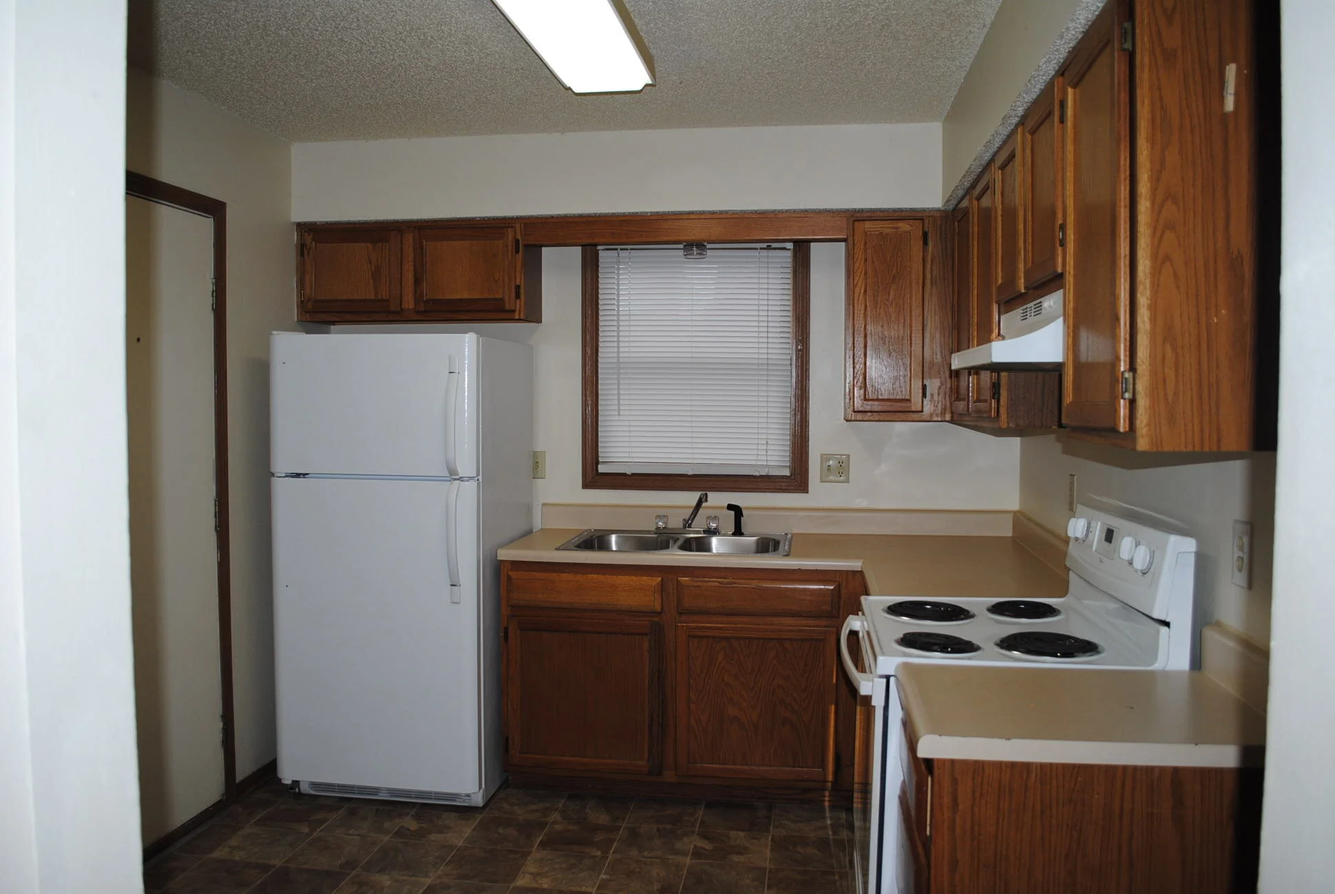 13th & Forest 1337 13th Place Inside K.jpg