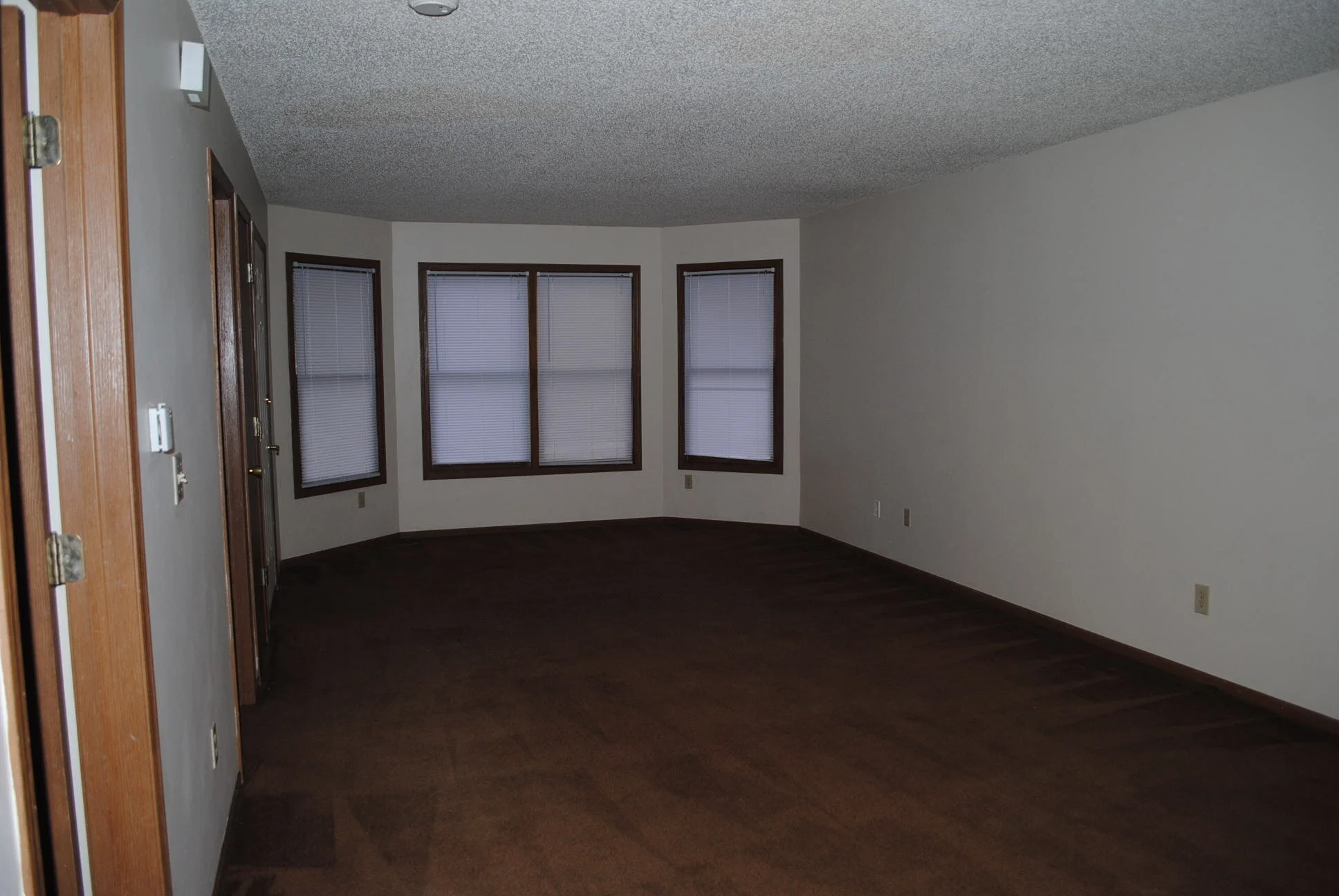 13th & Forest 1337 13th Place Inside LR2.jpg