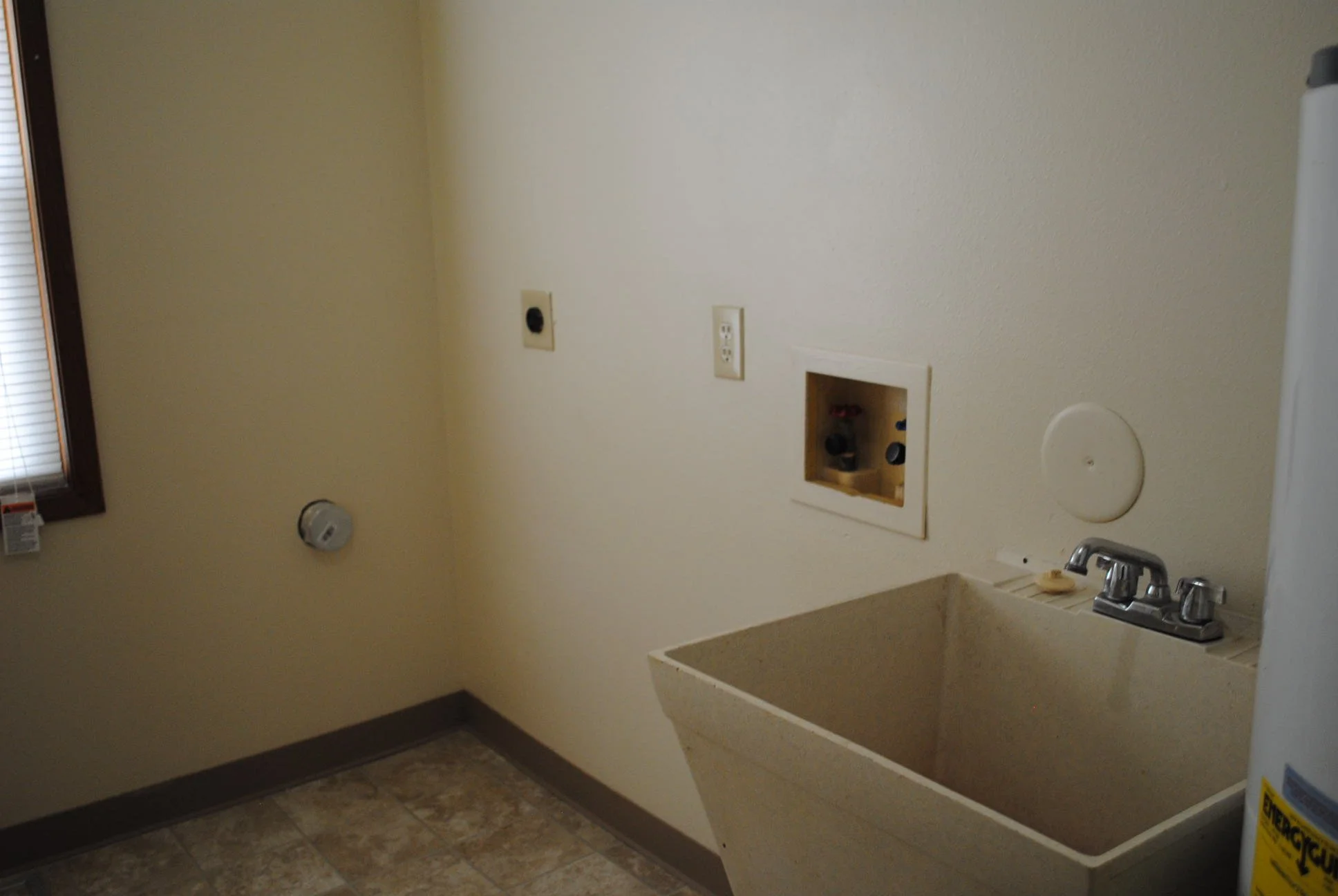 Pioneer Woods Inside 2 or 3 Bedroom (Kirkwood, 17th Ct, 18th Ct).JPG