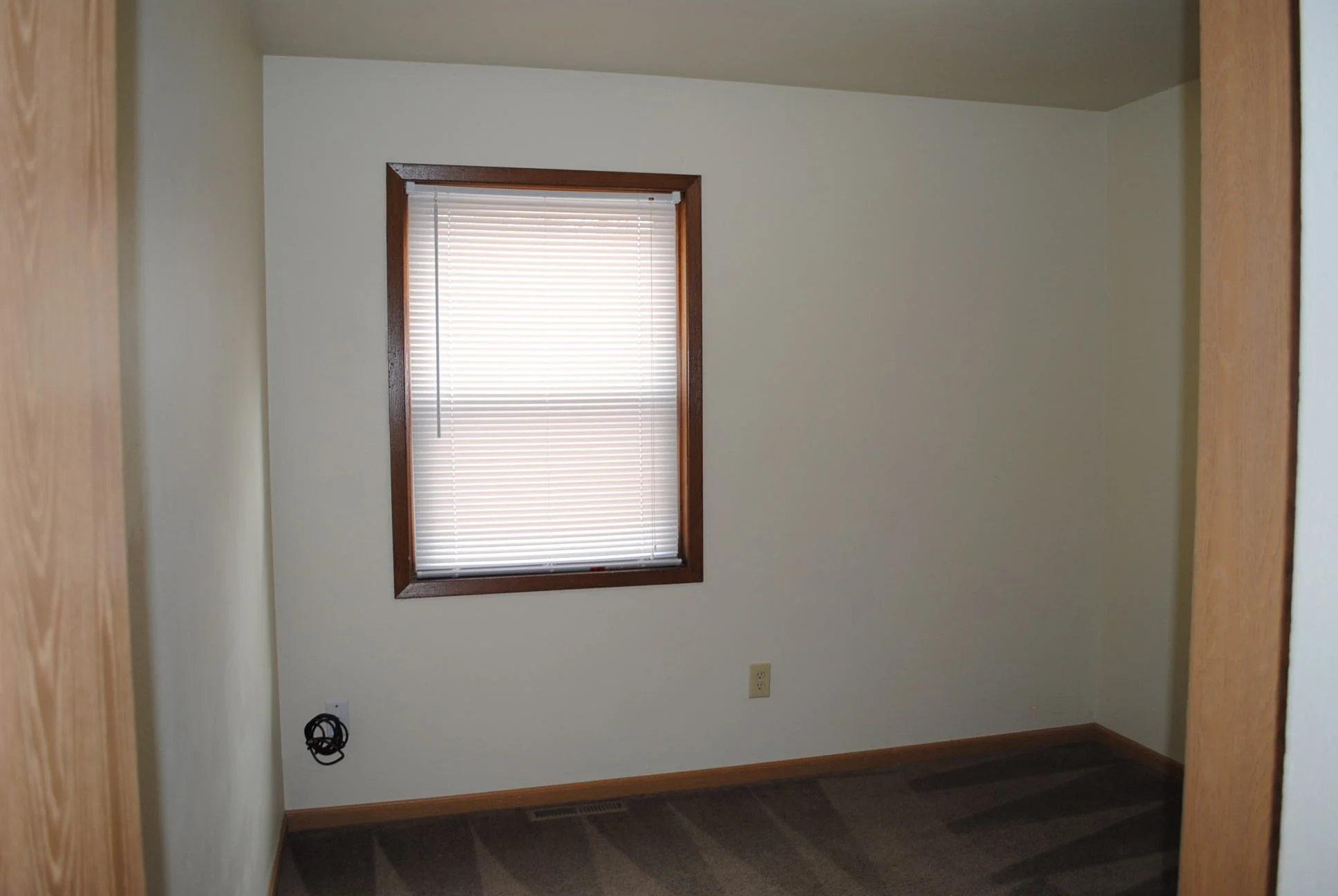 Pioneer Woods Inside 2 or 3 Bedroom (Kirkwood, 17th Ct, 18th St) Bdrm2.JPG