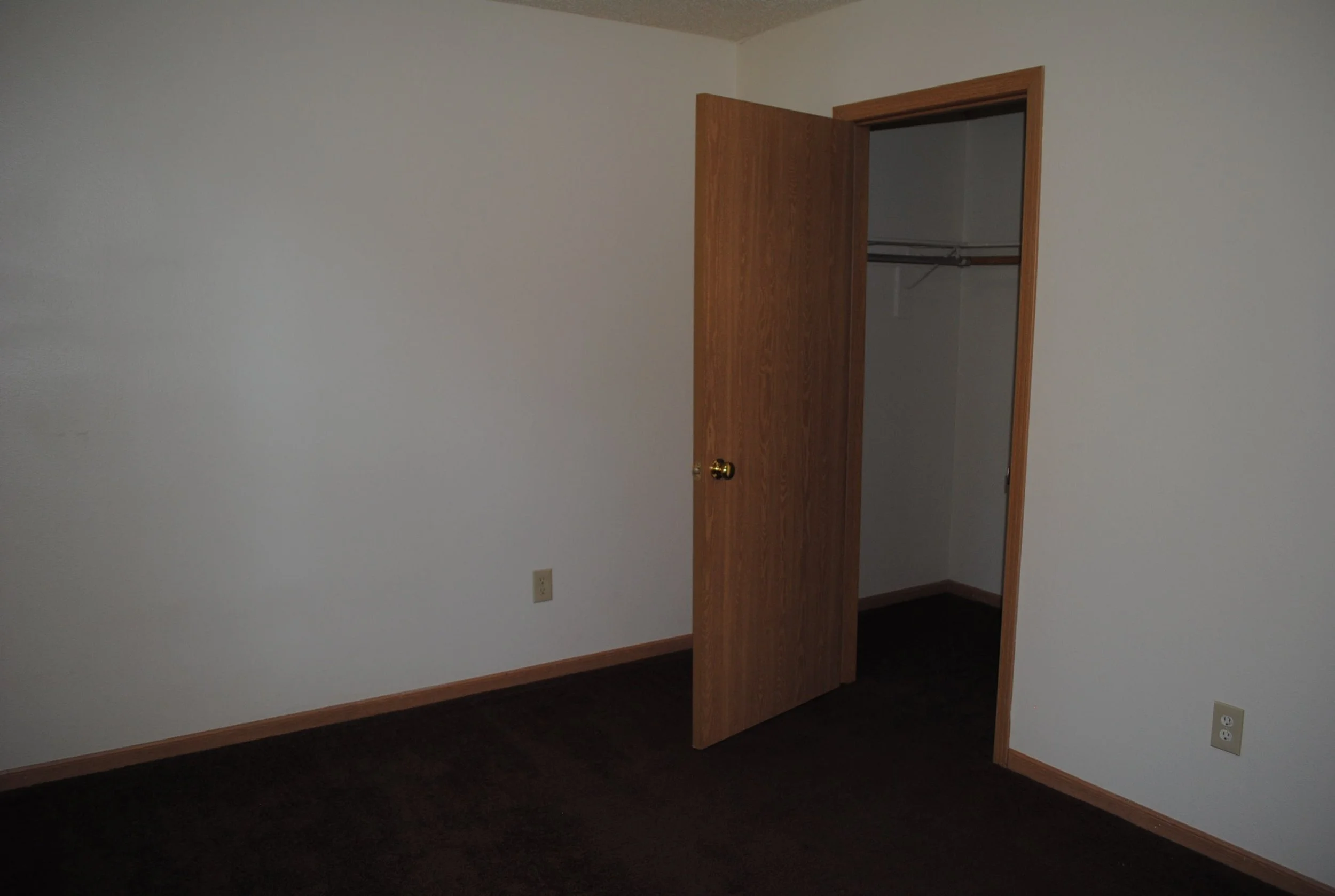 Pioneer Woods - 20th Street Inside - Master Bedroom 1.JPG