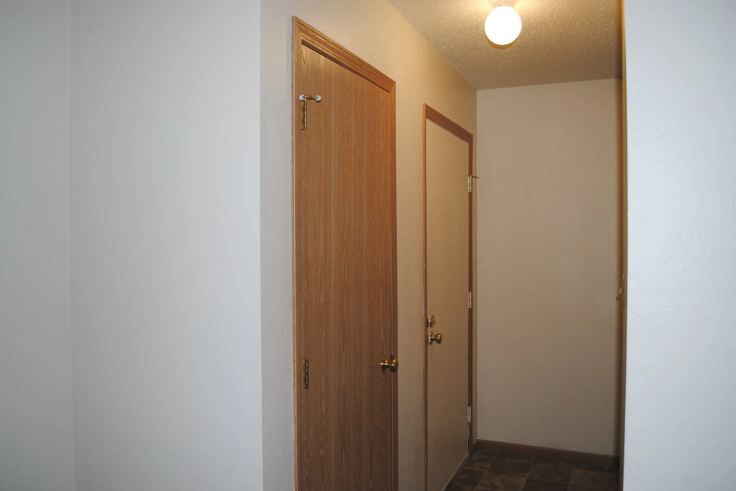 Pioneer Woods - 20th Street Inside - Front Entrance.JPG