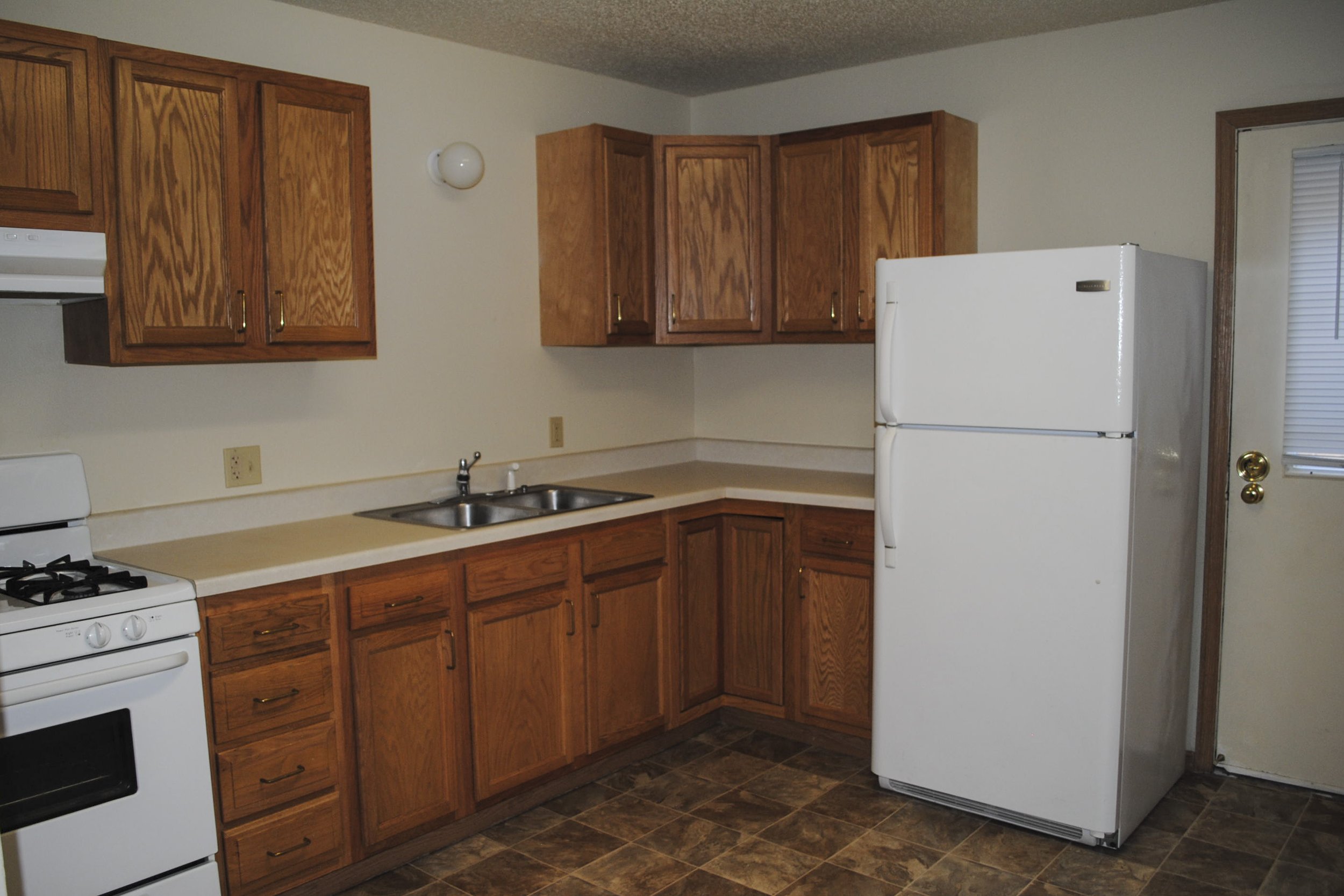 Pioneer Woods - 20th Street Inside - Kitchen 3.JPG