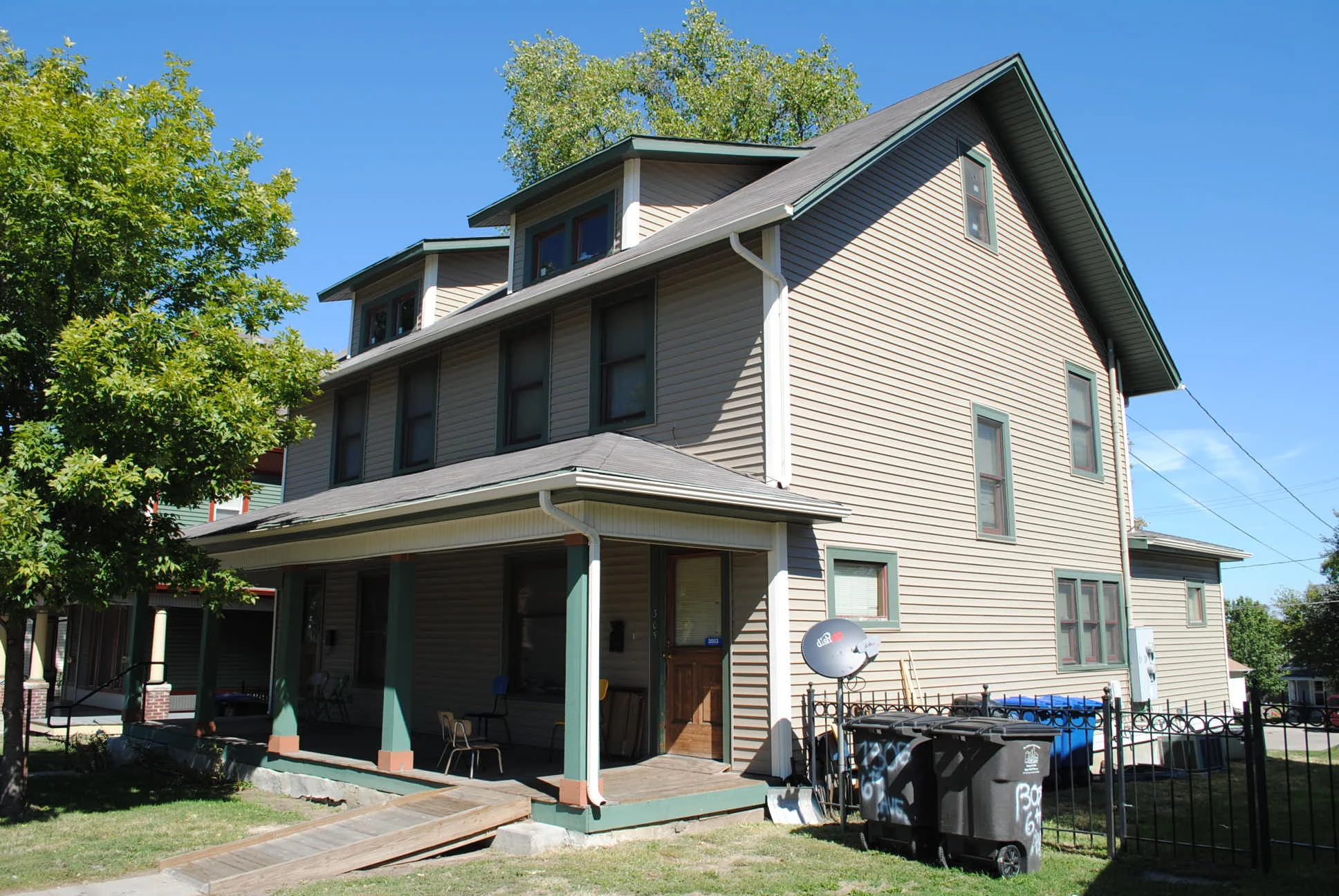 Riverbend Duplexes 1305-1307 6th (2).jpg
