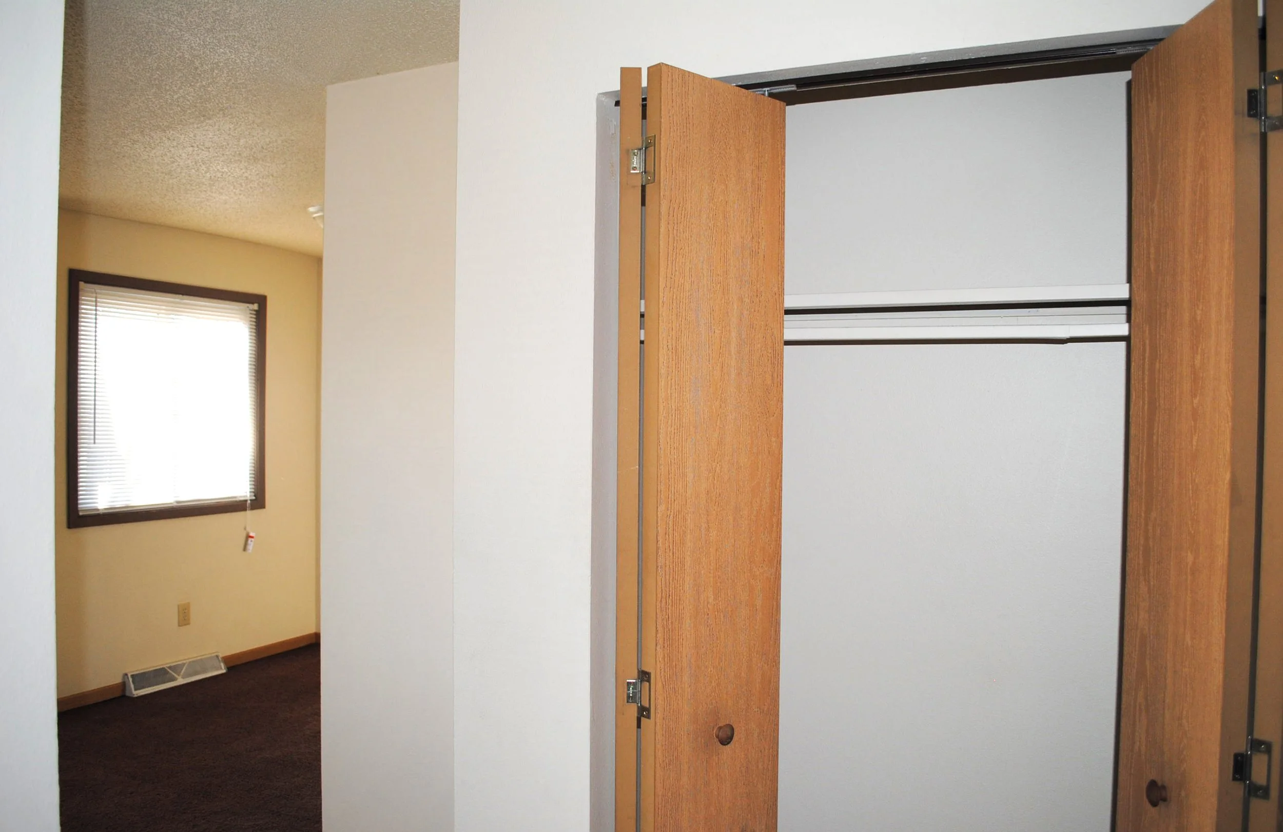 Pioneer Woods - King Ave Inside - Coat Closet.JPG